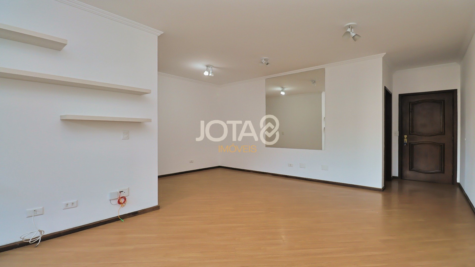 APARTAMENTO COM 3 DORMITÓRIOS NO BIGORRILHO