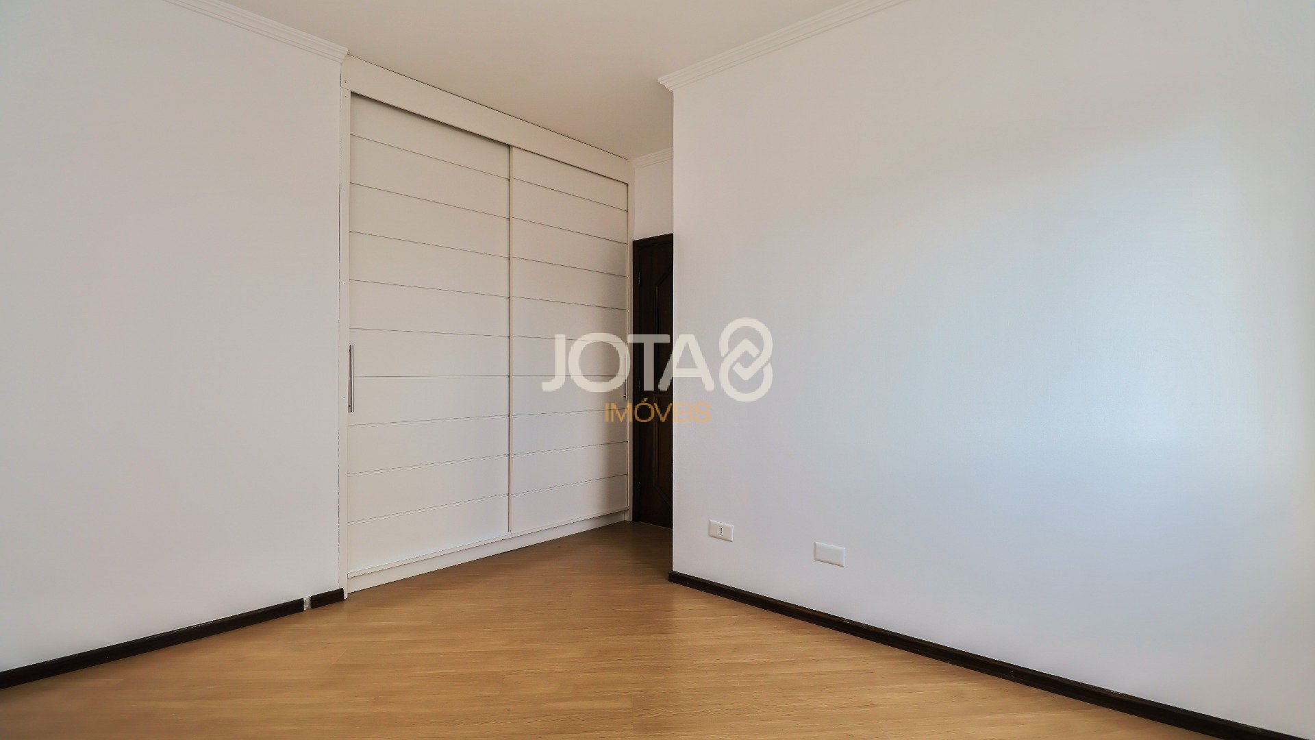 APARTAMENTO COM 3 DORMITÓRIOS NO BIGORRILHO