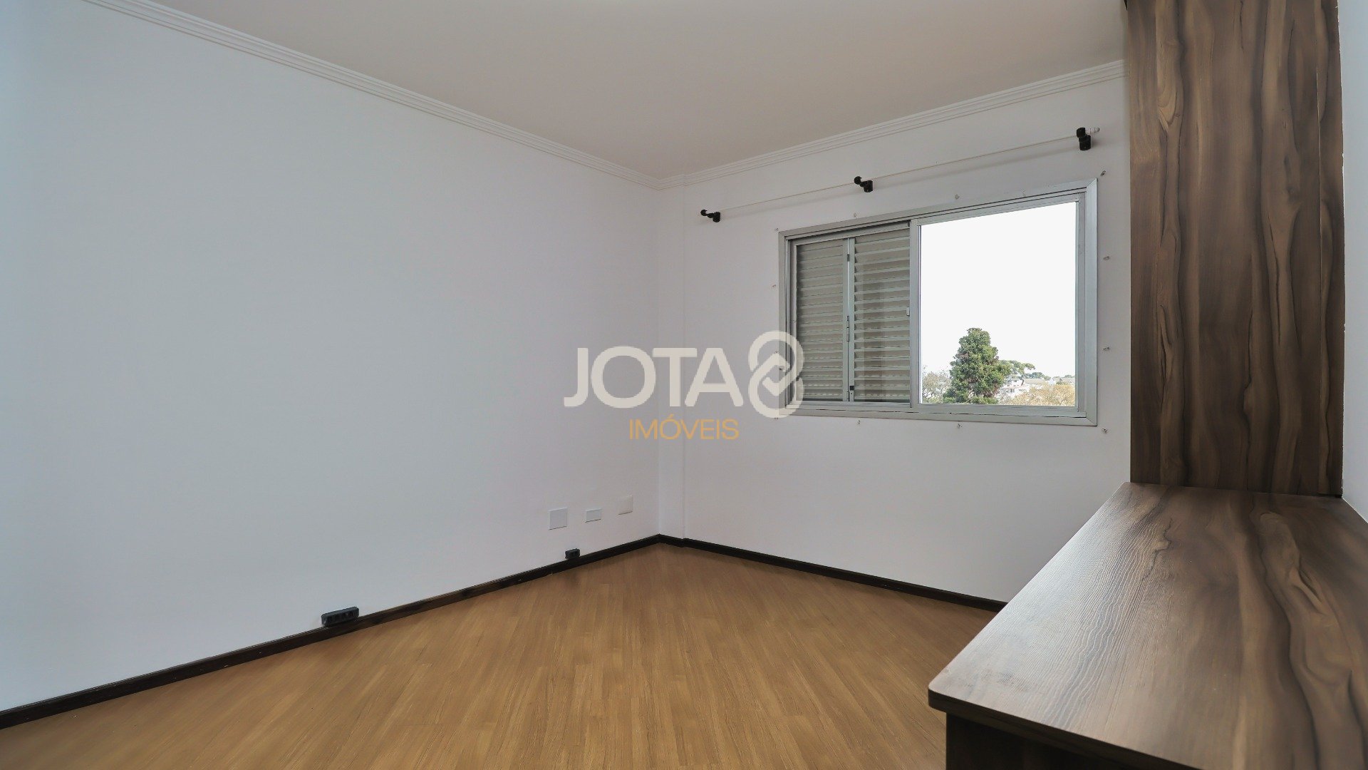 APARTAMENTO COM 3 DORMITÓRIOS NO BIGORRILHO