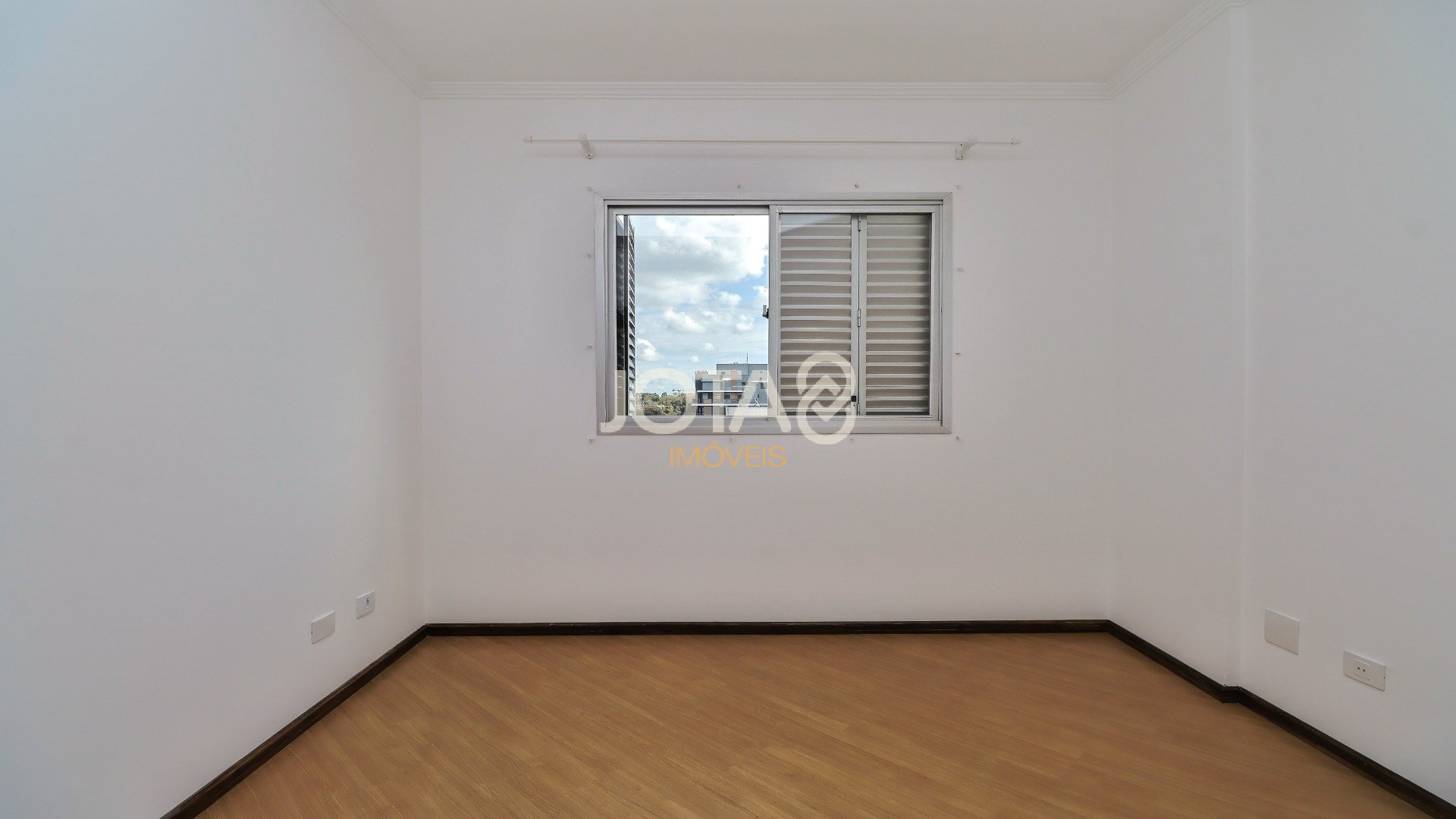APARTAMENTO COM 3 DORMITÓRIOS NO BIGORRILHO
