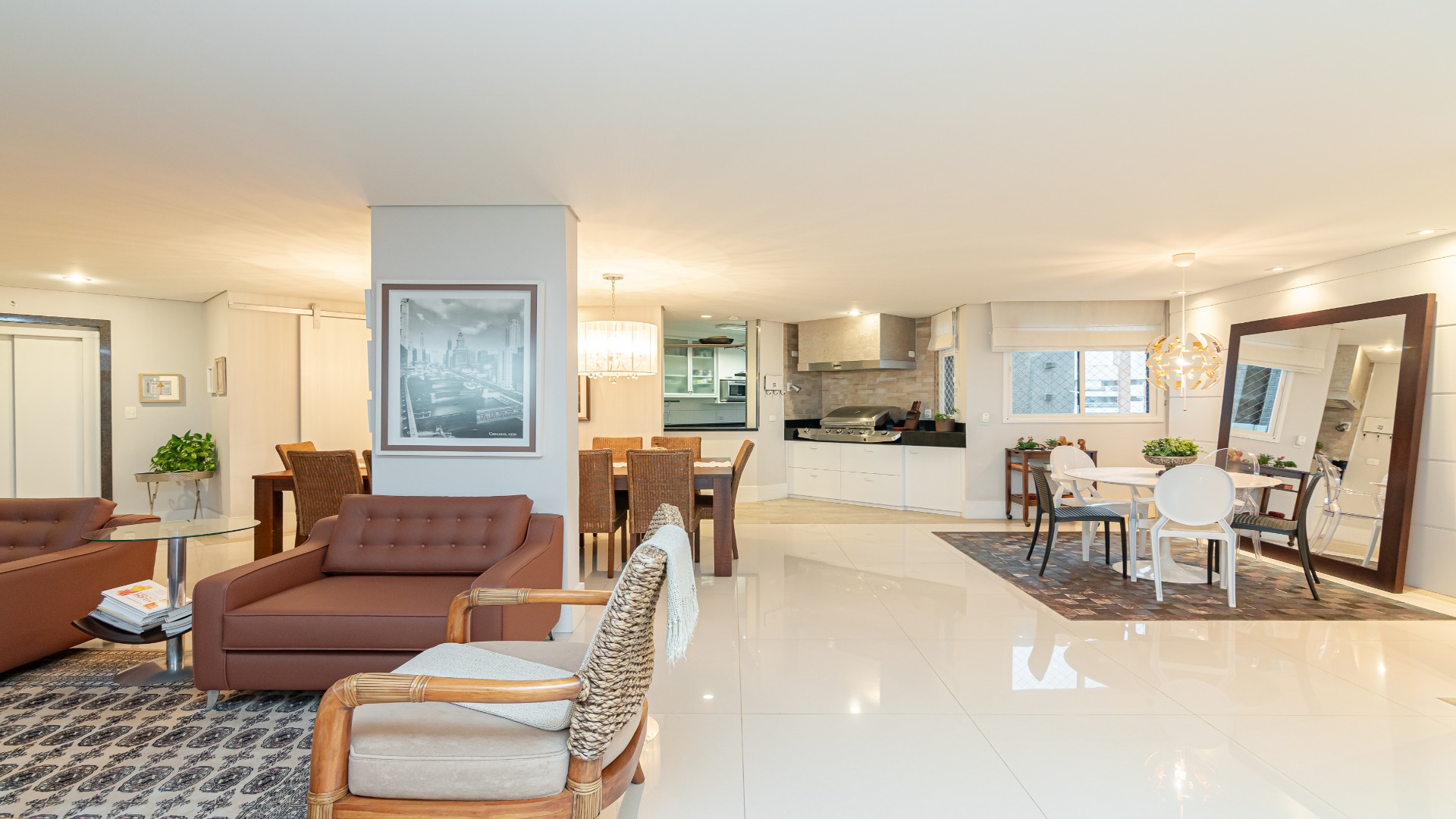 APARTAMENTO COM MUITO ESPAÇO NO ECOVILLE