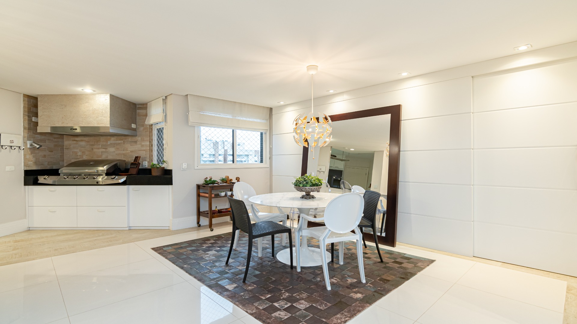 APARTAMENTO COM MUITO ESPAÇO NO ECOVILLE