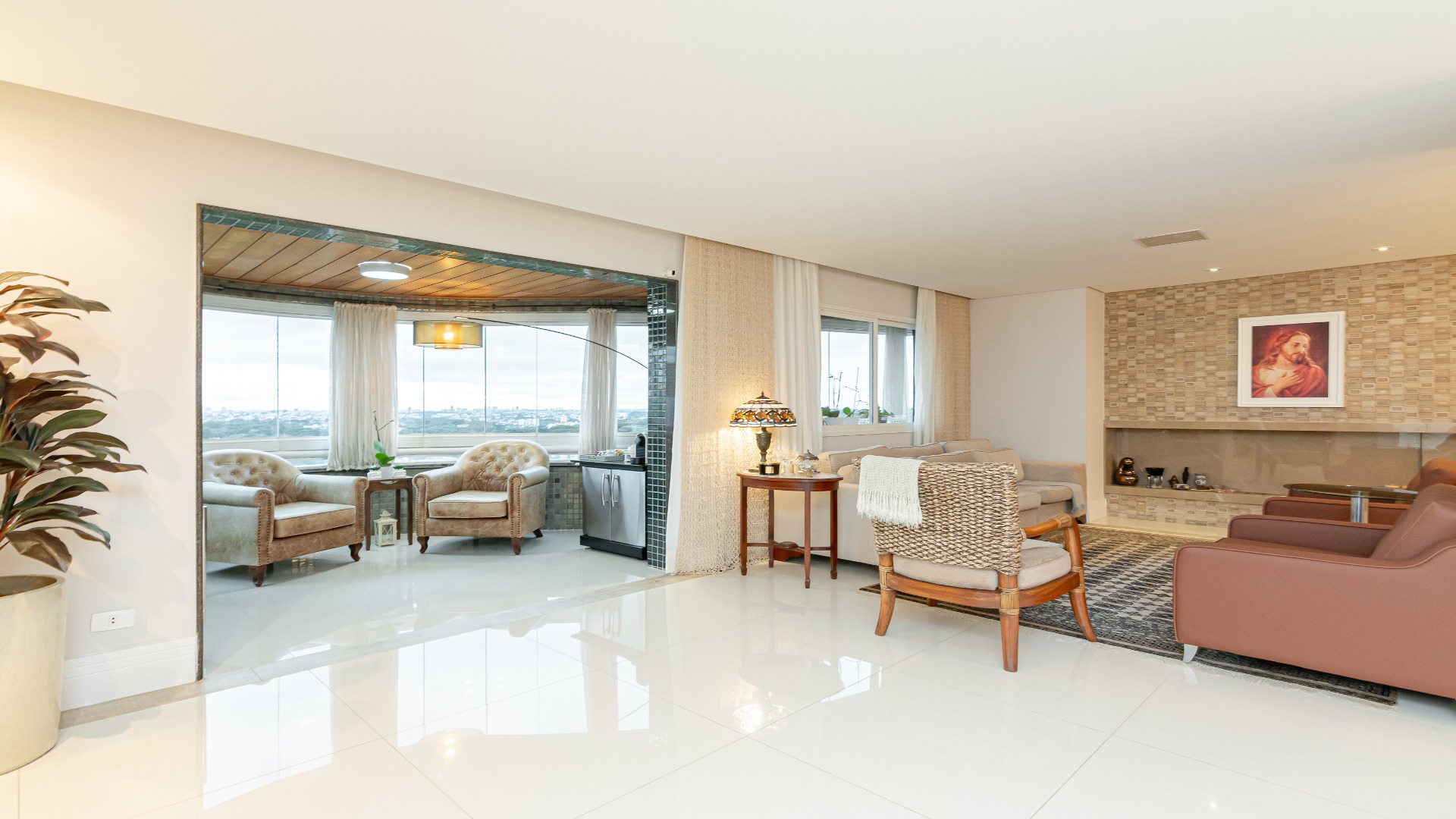 APARTAMENTO COM MUITO ESPAÇO NO ECOVILLE