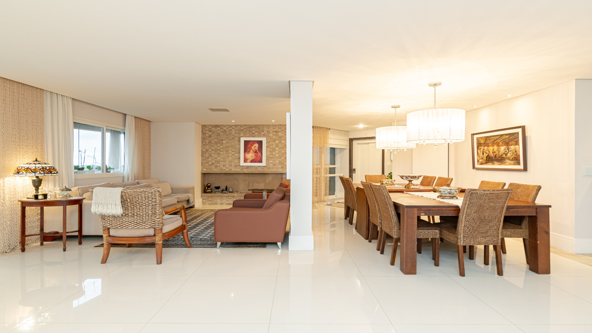 APARTAMENTO COM MUITO ESPAÇO NO ECOVILLE