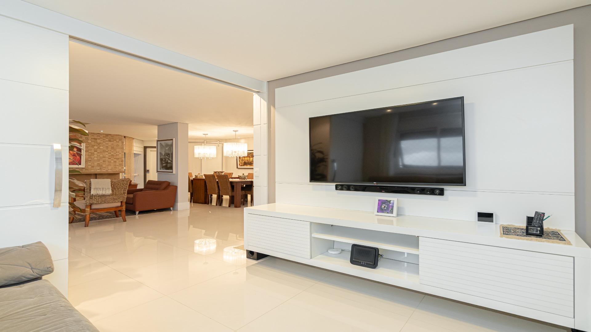 APARTAMENTO COM MUITO ESPAÇO NO ECOVILLE