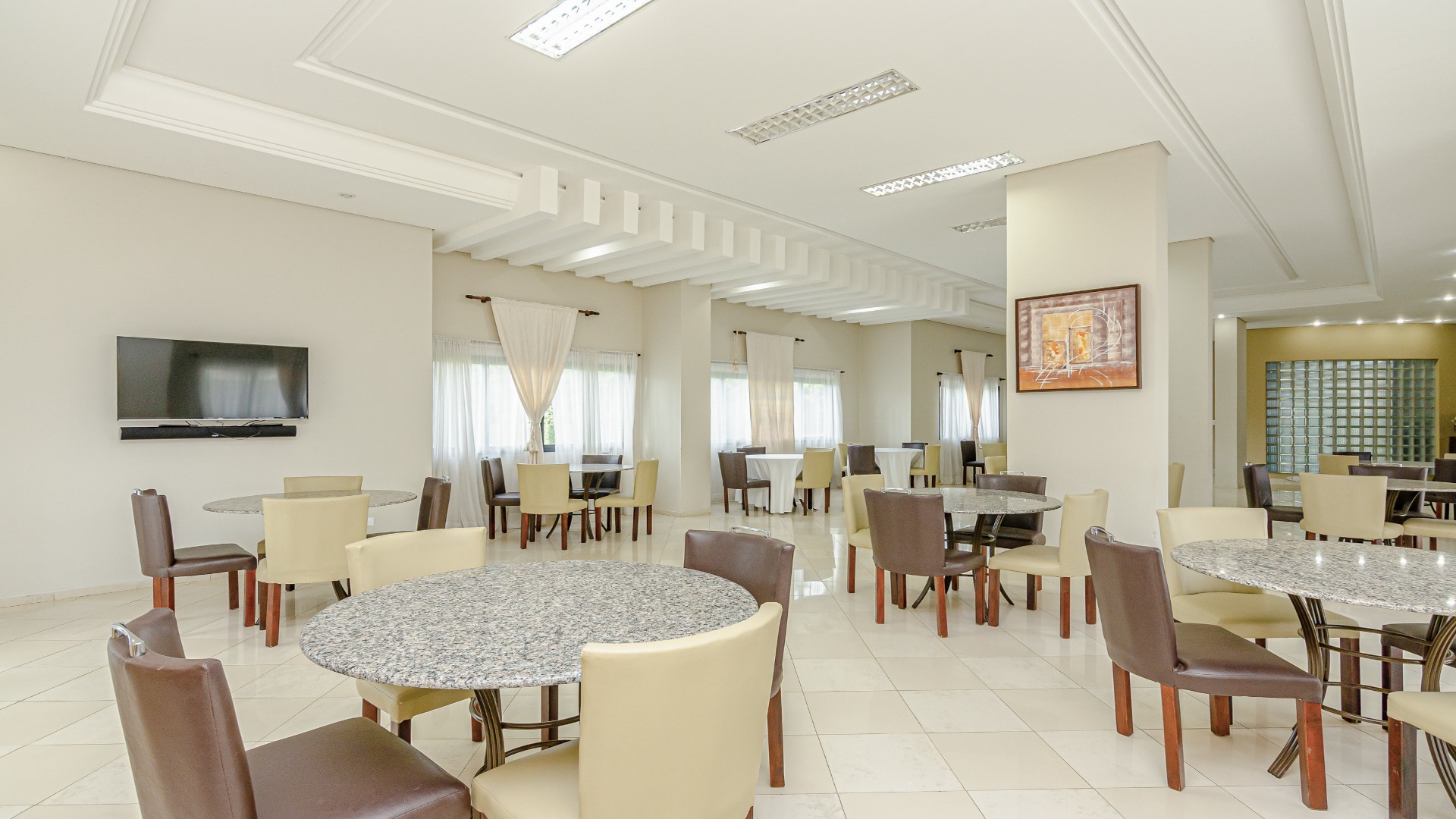 APARTAMENTO COM MUITO ESPAÇO NO ECOVILLE