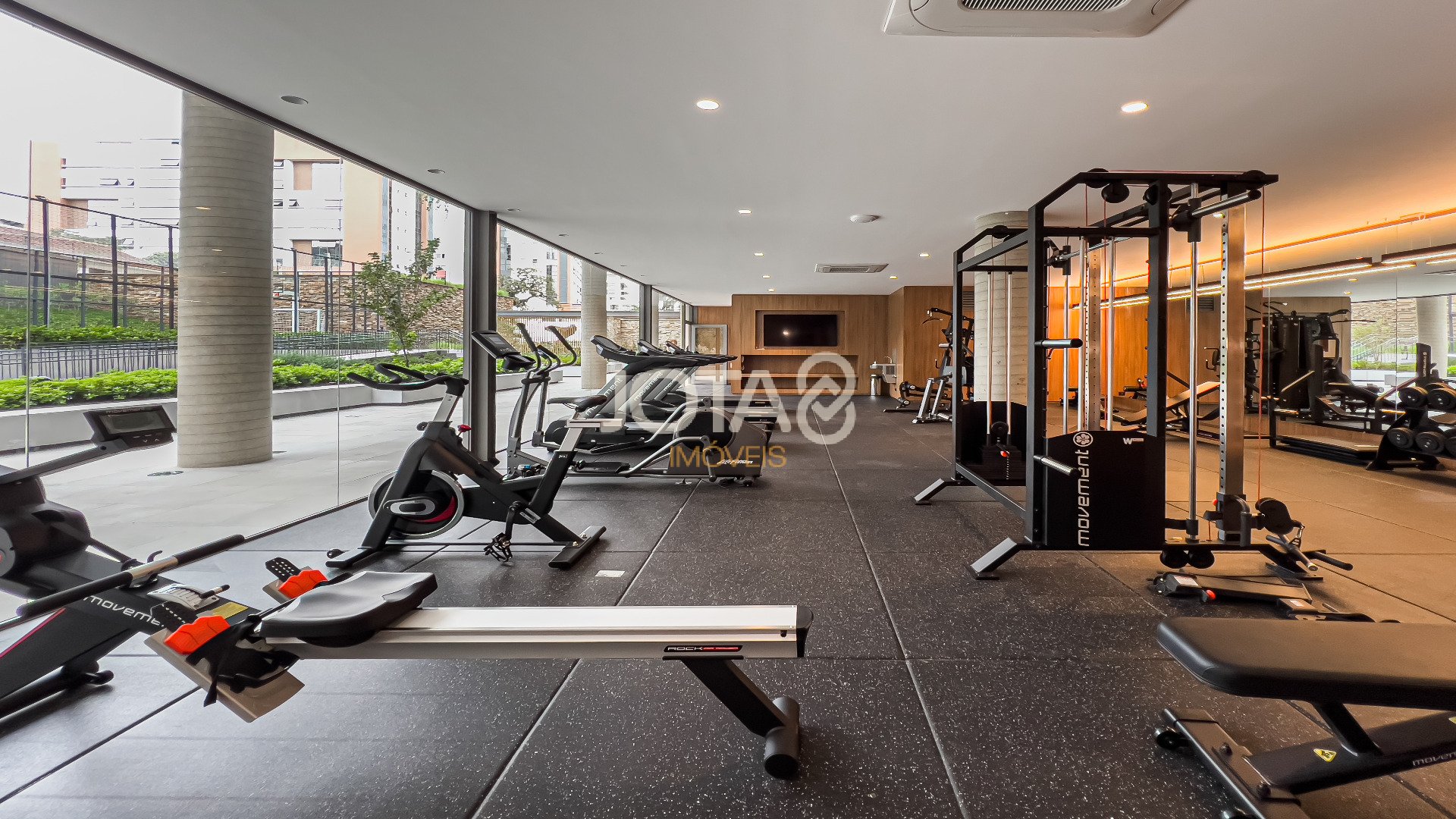 LINDO APARTAMENTO COM 2 SUITES COM VISTA PARA MUSEU DO OLHO