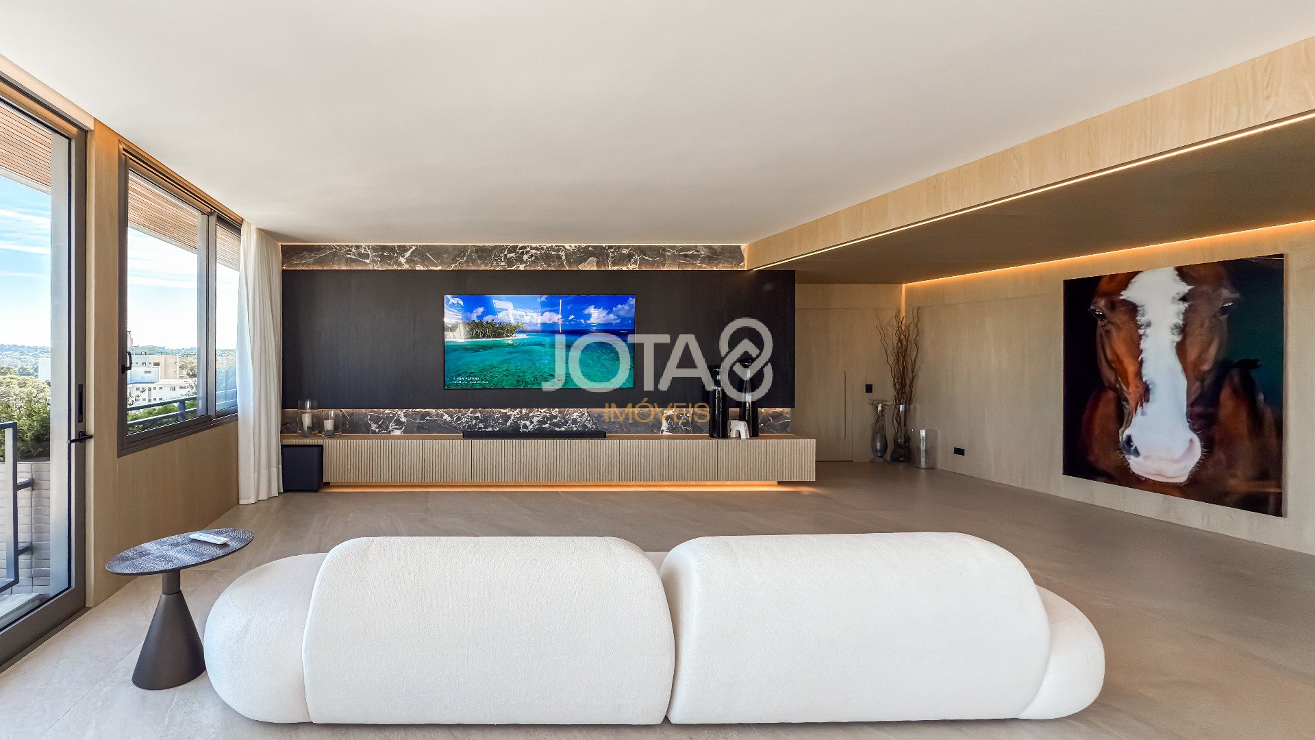 LINDO APARTAMENTO COM 2 SUITES COM VISTA PARA MUSEU DO OLHO