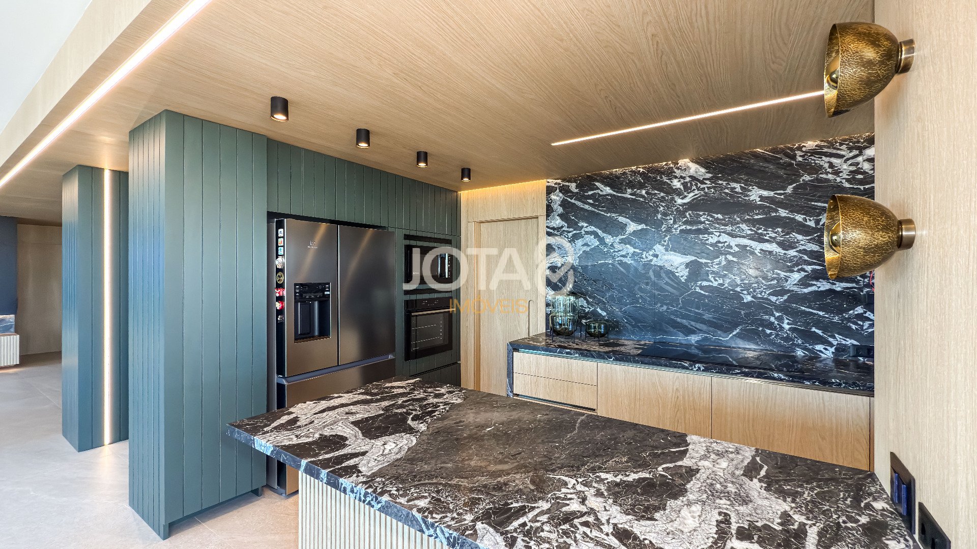 LINDO APARTAMENTO COM 2 SUITES COM VISTA PARA MUSEU DO OLHO