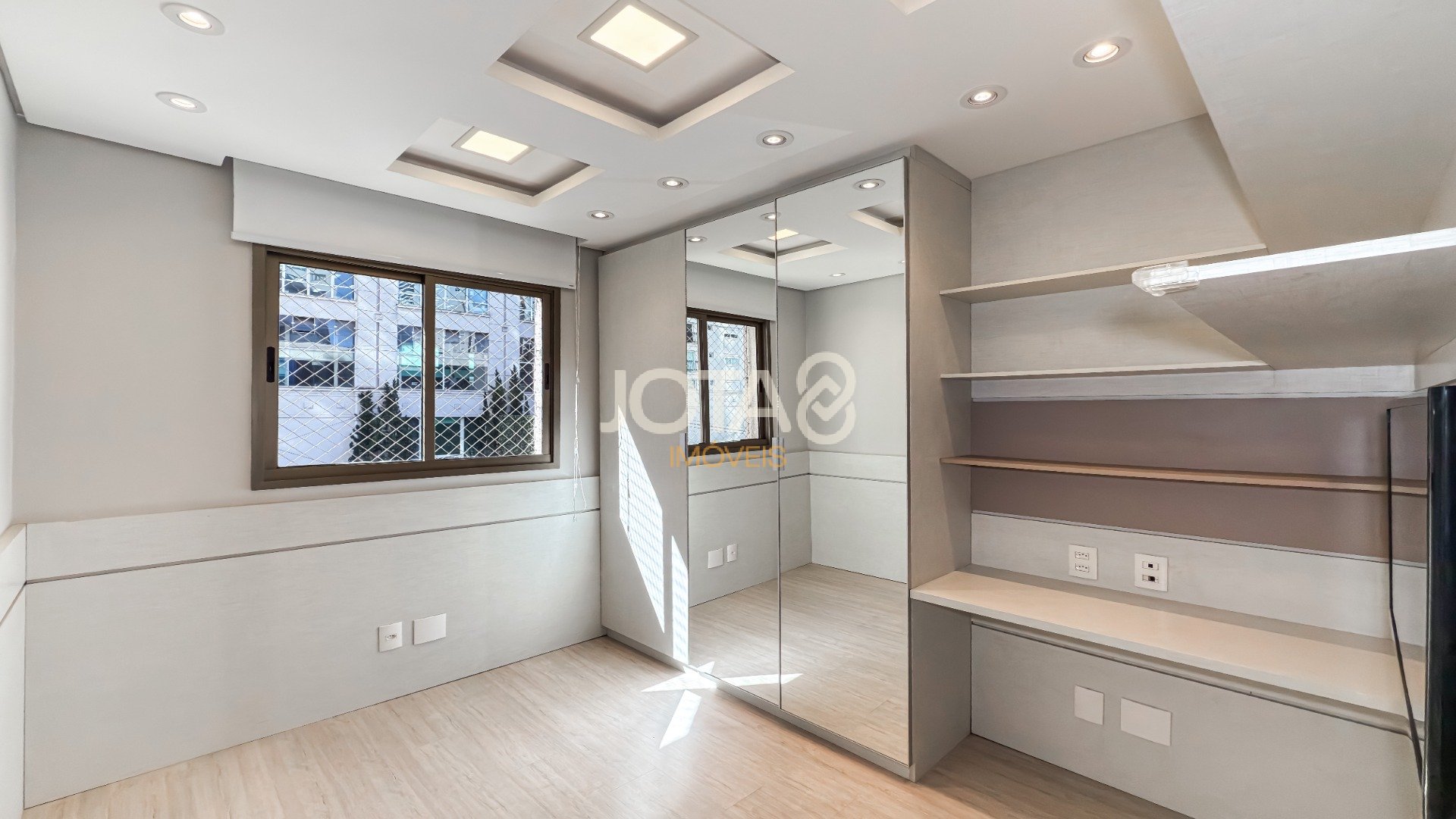APARTAMENTO 3 QUARTOS E 1 GARAGEM NO BIGORRILHO