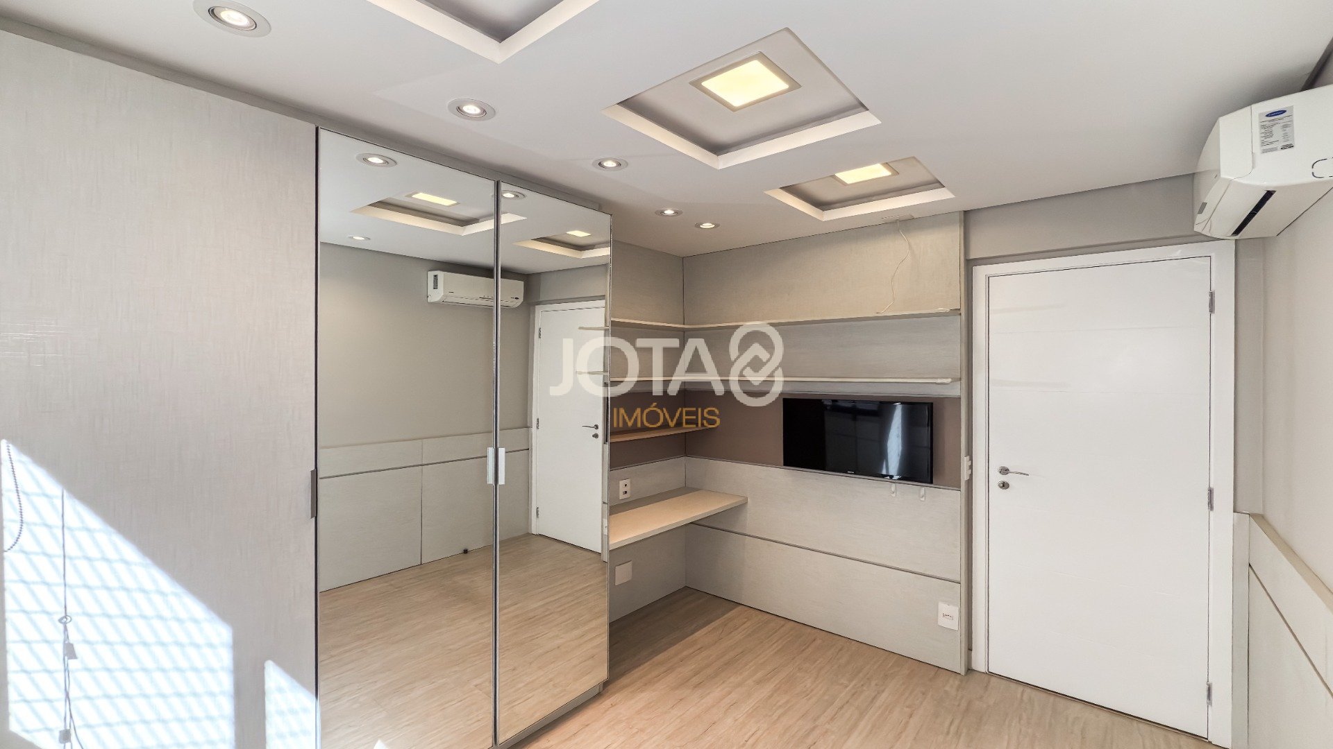 APARTAMENTO 3 QUARTOS E 1 GARAGEM NO BIGORRILHO