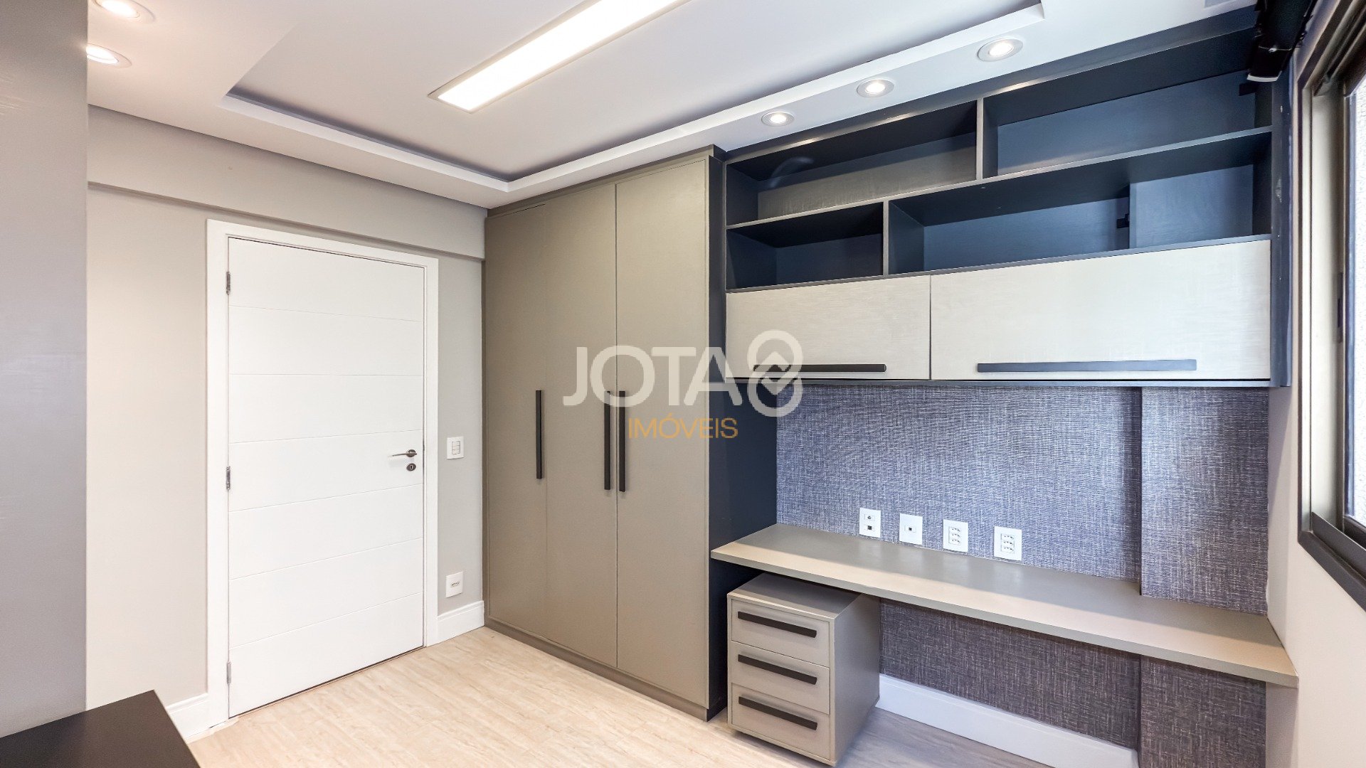 APARTAMENTO 3 QUARTOS E 1 GARAGEM NO BIGORRILHO