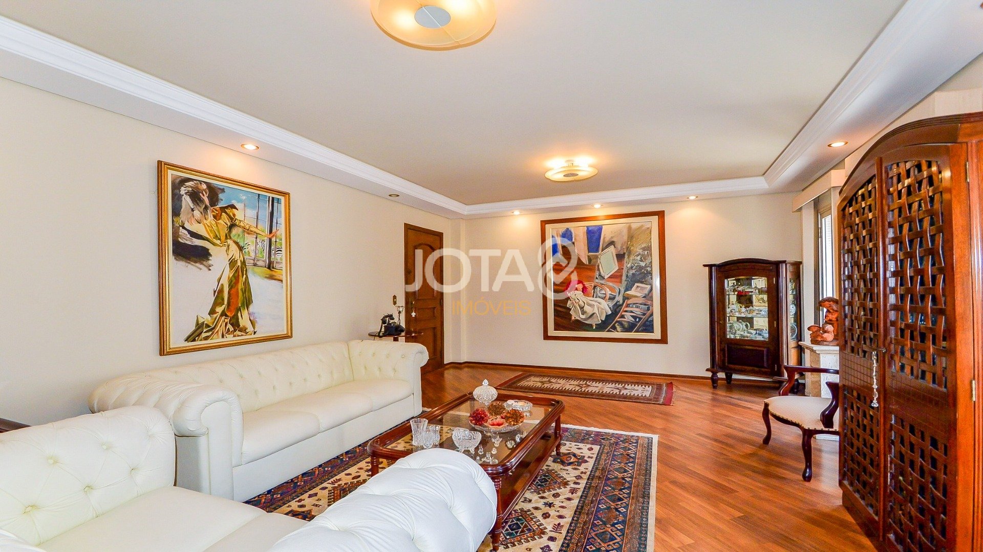 APARTAMENTO COM 4 QUARTOS E 2 VAGAS DE GARAGEM NO BATEL