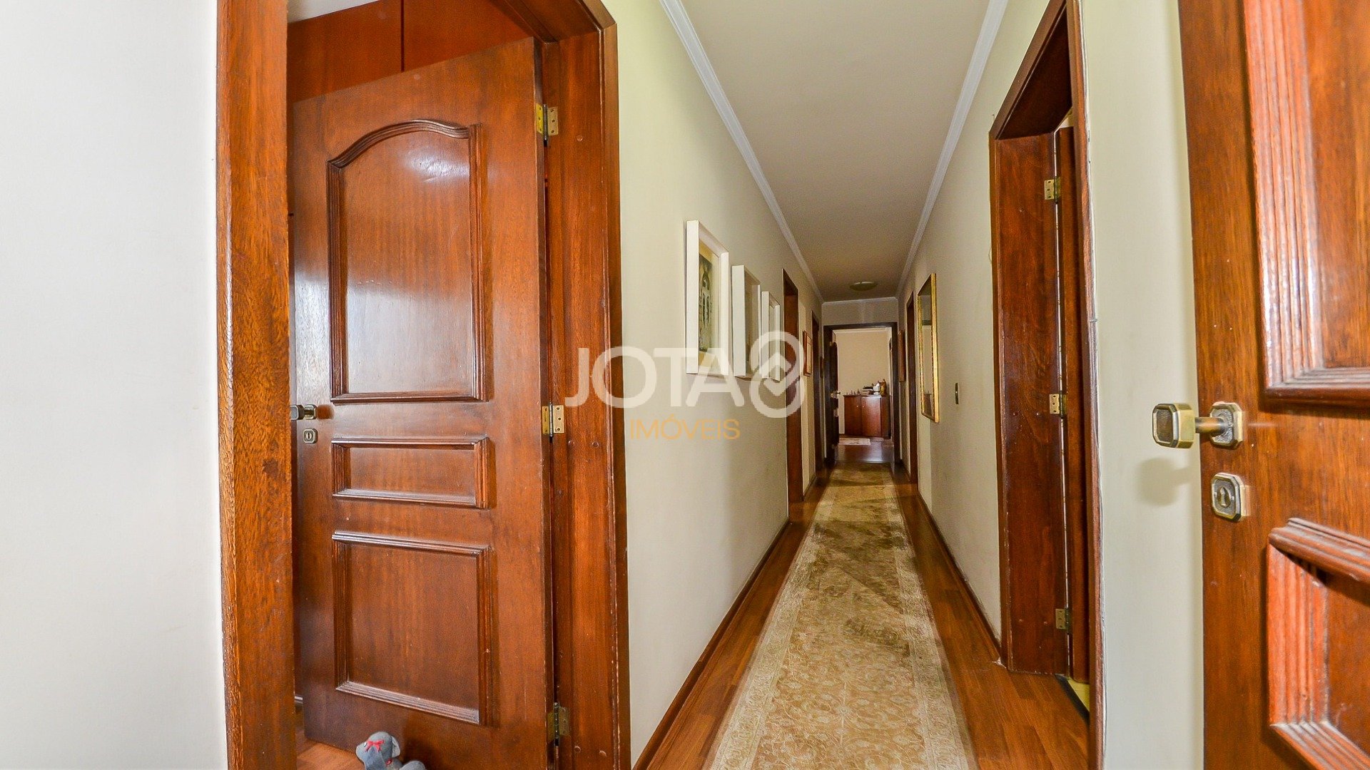 APARTAMENTO COM 4 QUARTOS E 2 VAGAS DE GARAGEM NO BATEL