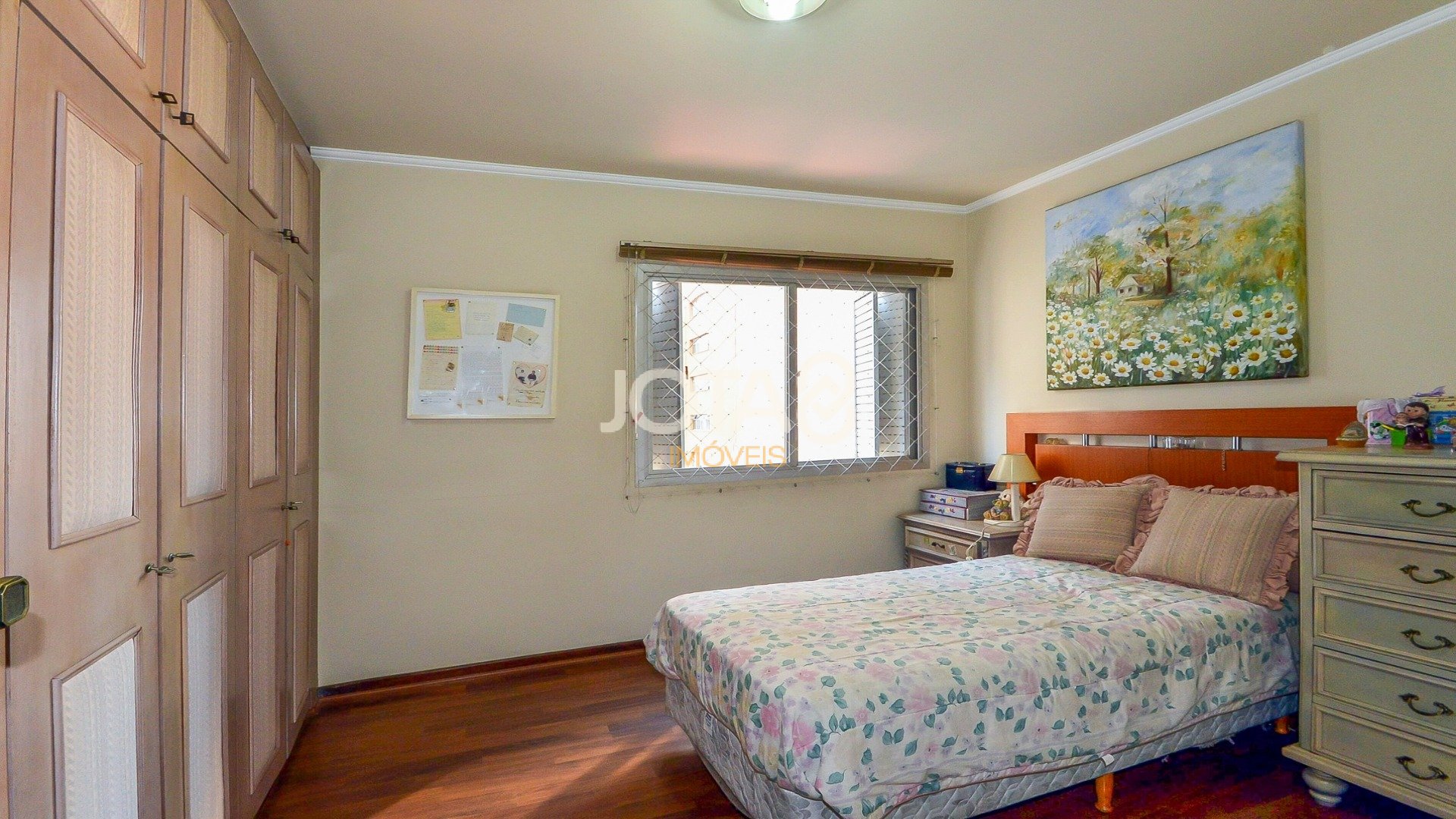 APARTAMENTO COM 4 QUARTOS E 2 VAGAS DE GARAGEM NO BATEL