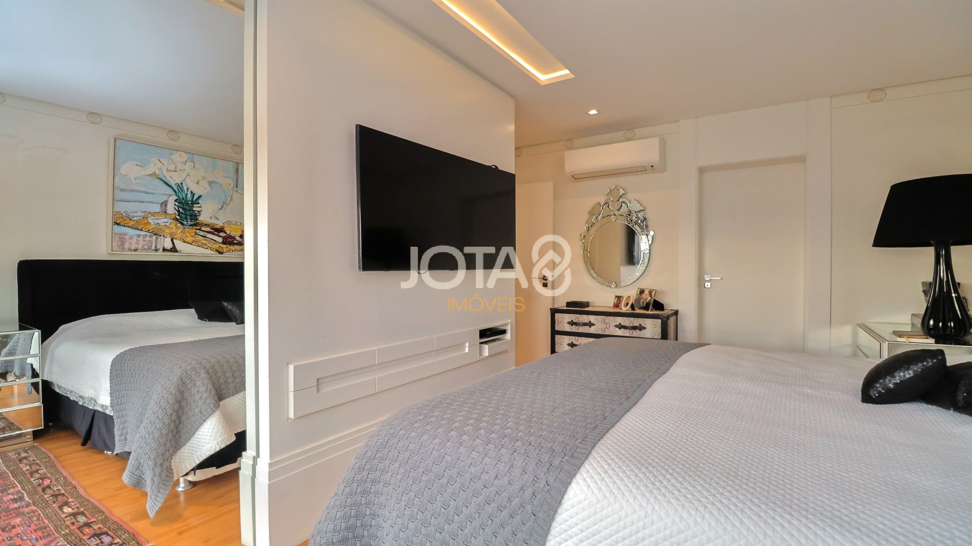 APARTAMENTO MOBILIADO EM CONDOMÍNIO CLUBE NA BATEL