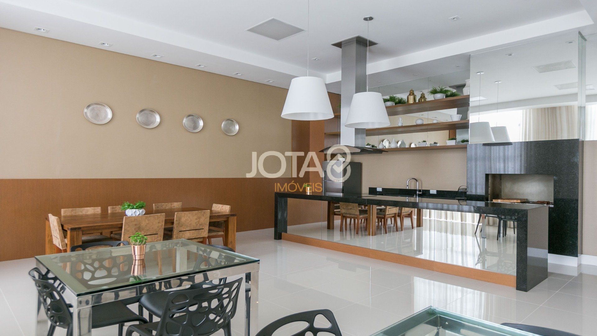 APARTAMENTO MOBILIADO EM CONDOMÍNIO CLUBE NA BATEL