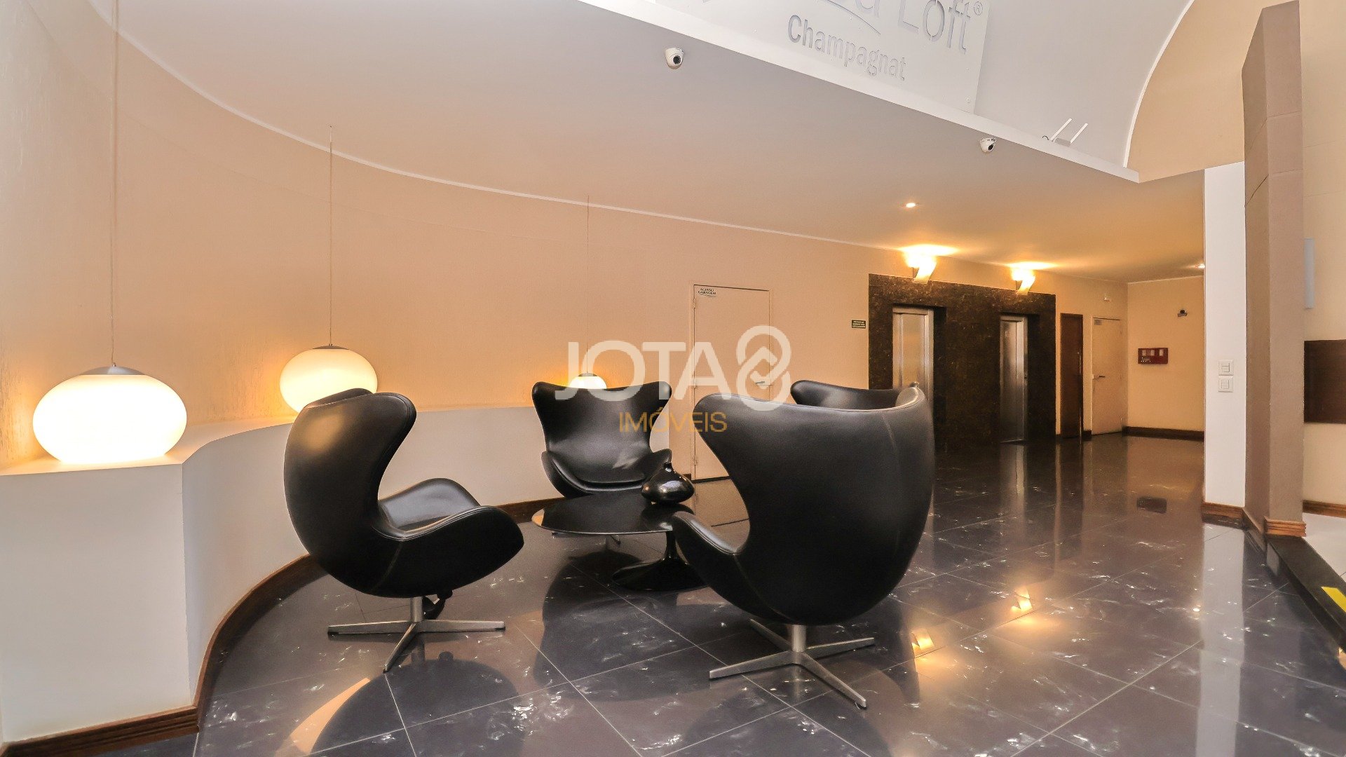 ENCANTE-SE COM ESTE LOFT DUPLEX NO CORAÇÃO DO BIGORRILHO!