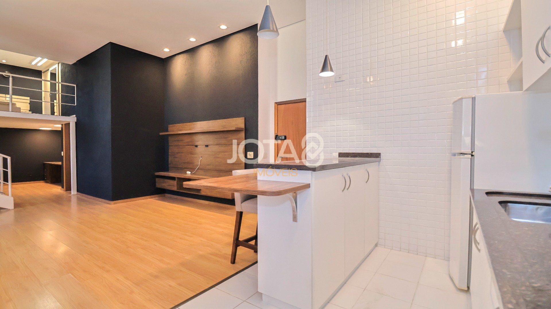 ENCANTE-SE COM ESTE LOFT DUPLEX NO CORAÇÃO DO BIGORRILHO!