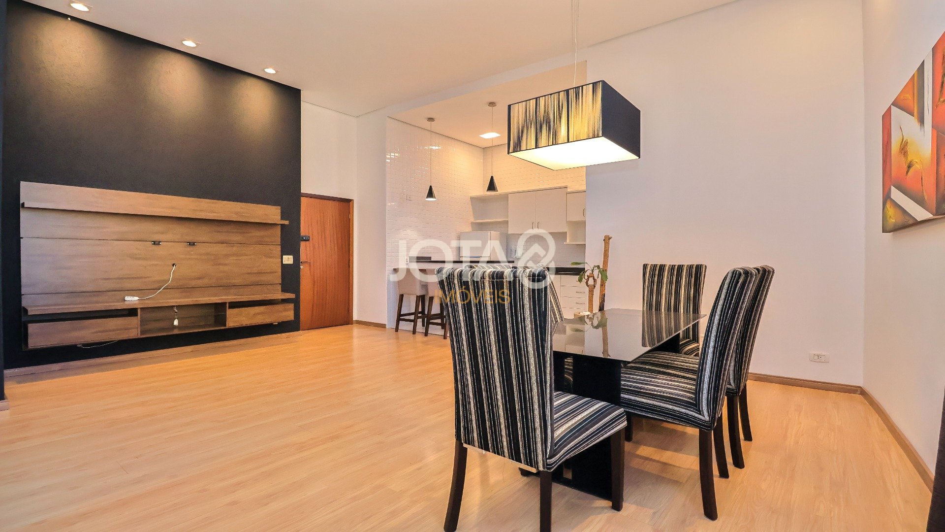 ENCANTE-SE COM ESTE LOFT DUPLEX NO CORAÇÃO DO BIGORRILHO!