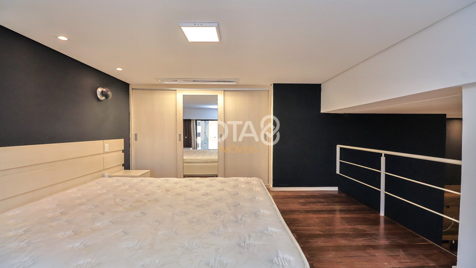 ENCANTE-SE COM ESTE LOFT DUPLEX NO CORAÇÃO DO BIGORRILHO!