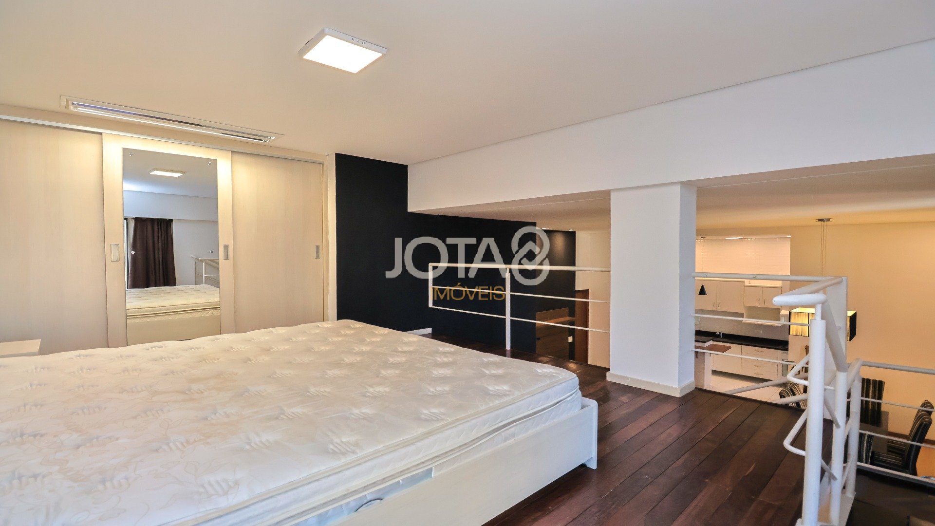 ENCANTE-SE COM ESTE LOFT DUPLEX NO CORAÇÃO DO BIGORRILHO!