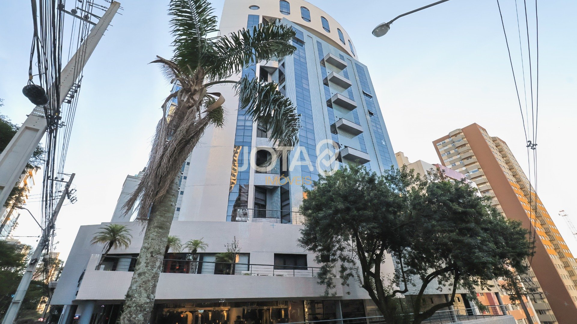 ENCANTE-SE COM ESTE LOFT DUPLEX NO CORAÇÃO DO BIGORRILHO!