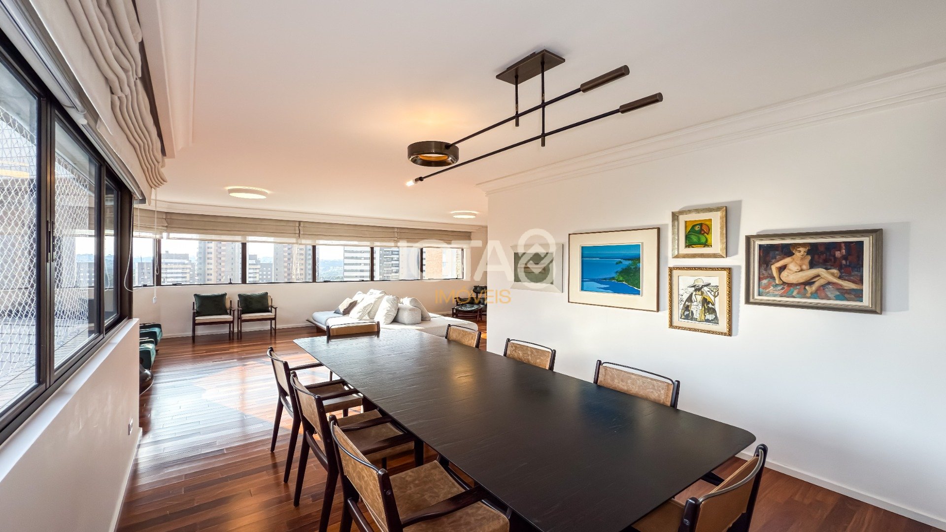 APARTAMENTO REFORMADO COM 3 SUÍTES, ESCRITÓRIO E 4 VAGAS NO ECOVILLE