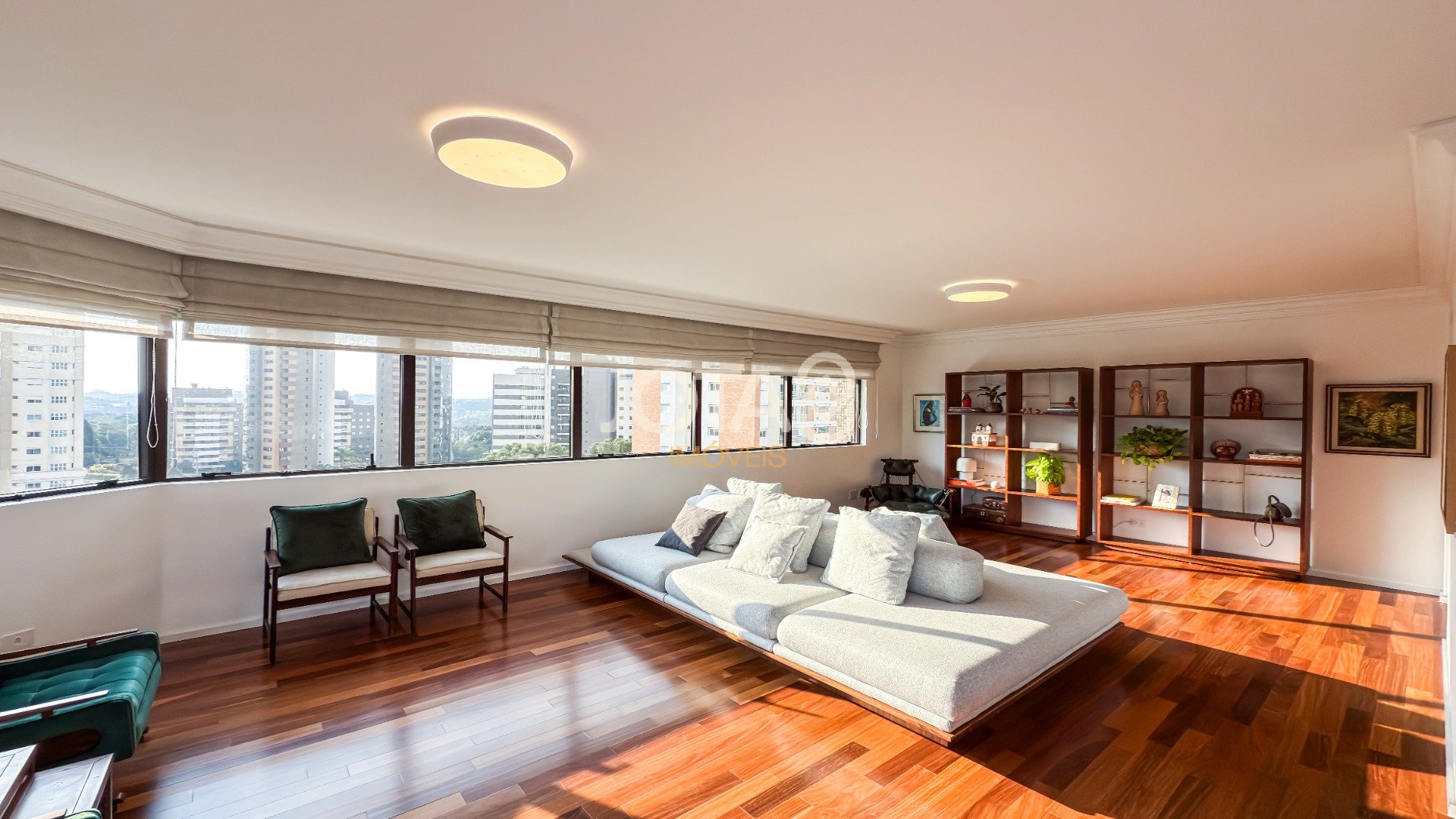 APARTAMENTO REFORMADO COM 3 SUÍTES, ESCRITÓRIO E 4 VAGAS NO ECOVILLE