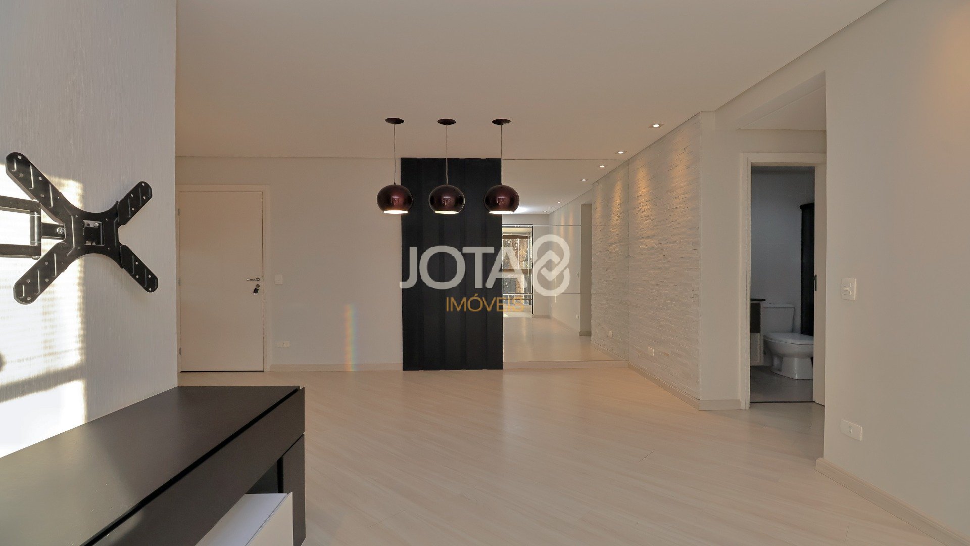 APARTAMENTO MOBILIADO FACE NORTE NO ECOVILLE - J8