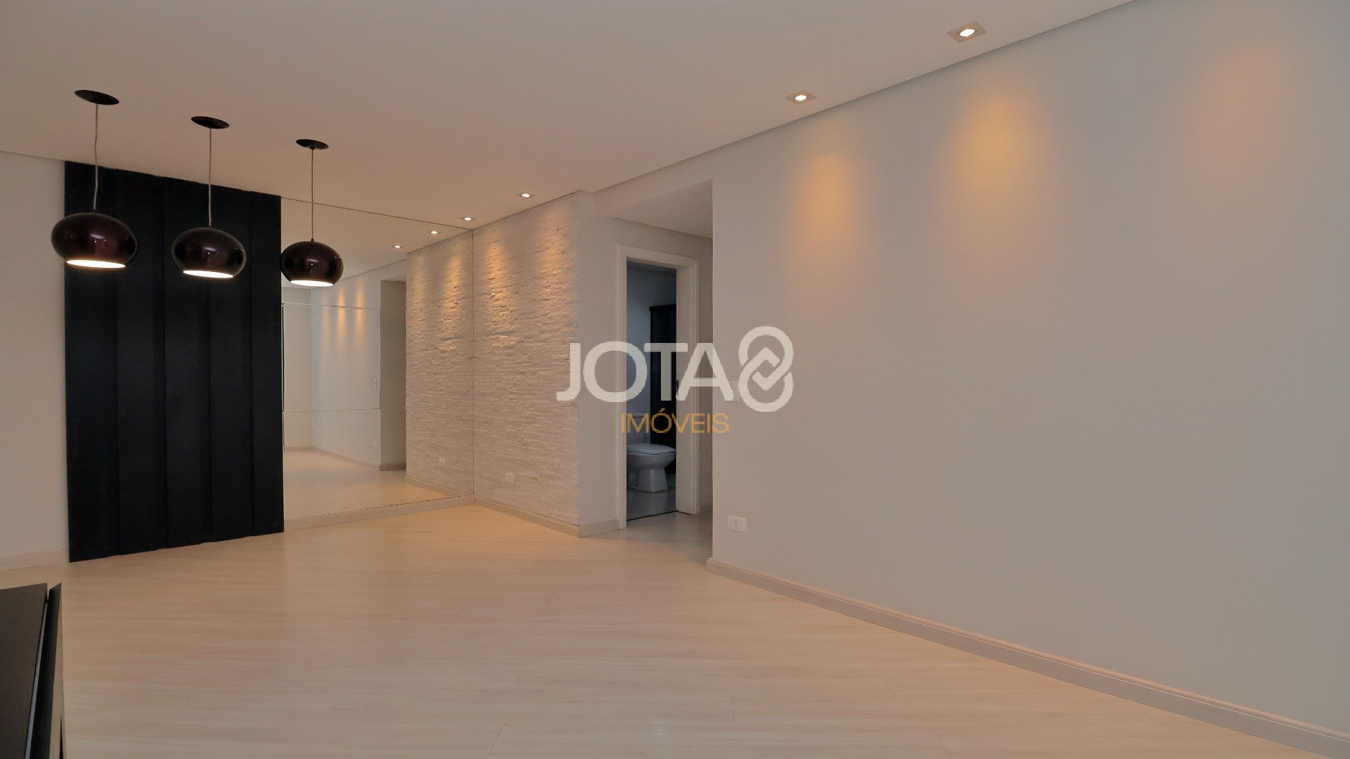APARTAMENTO MOBILIADO FACE NORTE NO ECOVILLE - J8