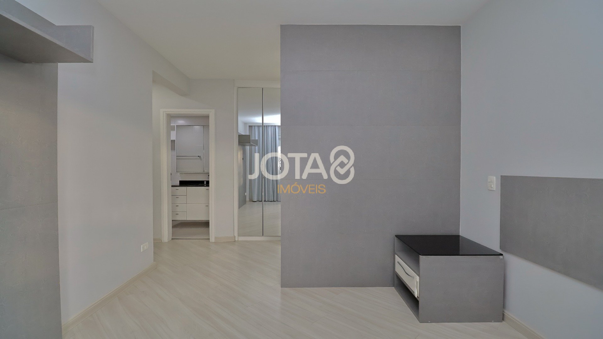 APARTAMENTO MOBILIADO FACE NORTE NO ECOVILLE - J8
