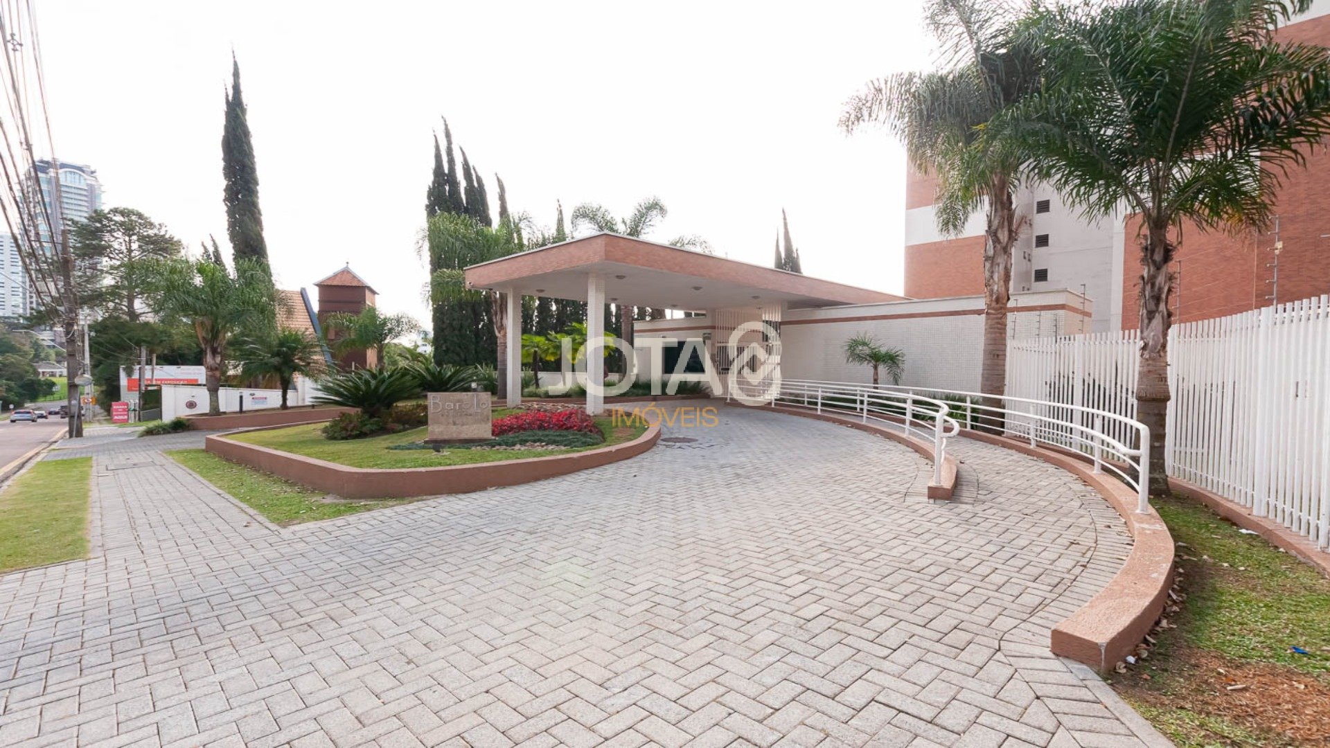 APARTAMENTO MOBILIADO FACE NORTE NO ECOVILLE - J8
