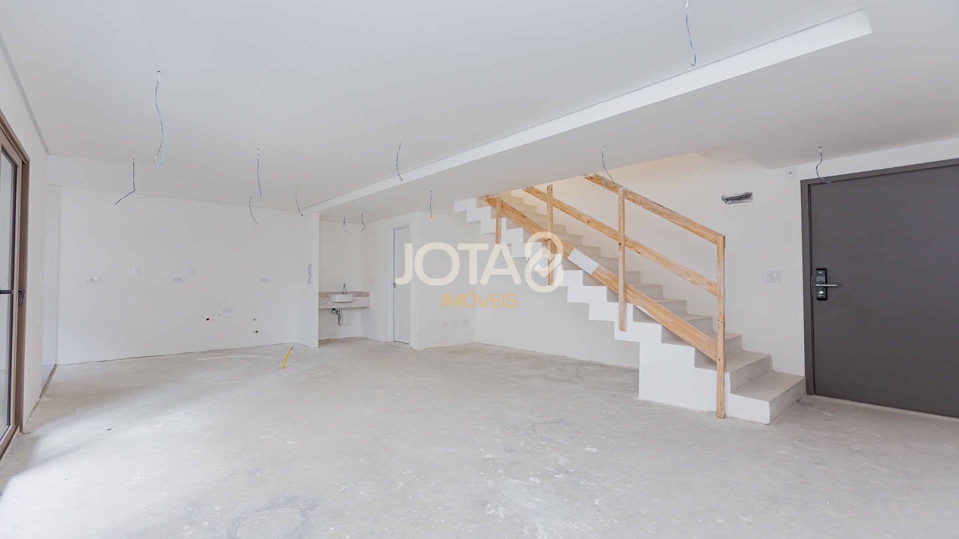 APARTAMENTO DUPLEX NO BATEL