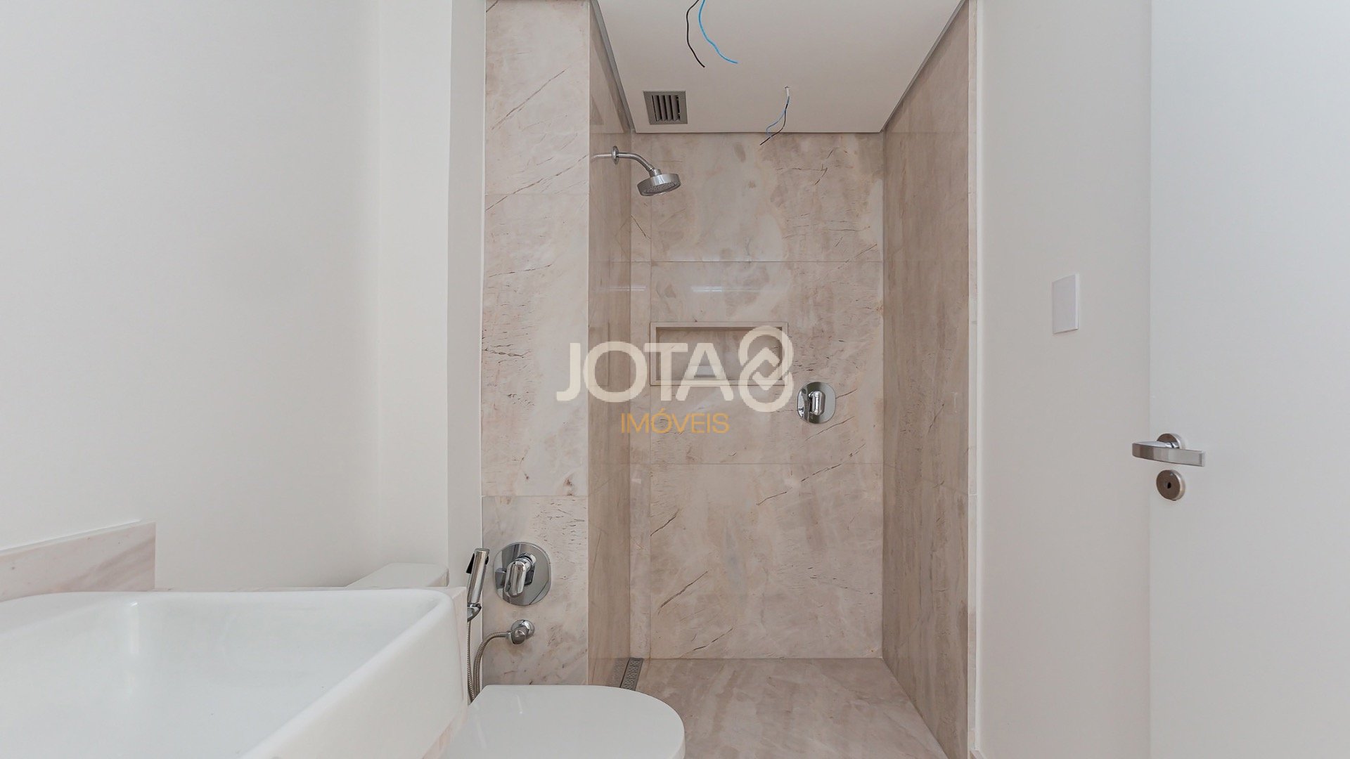 APARTAMENTO DUPLEX NO BATEL