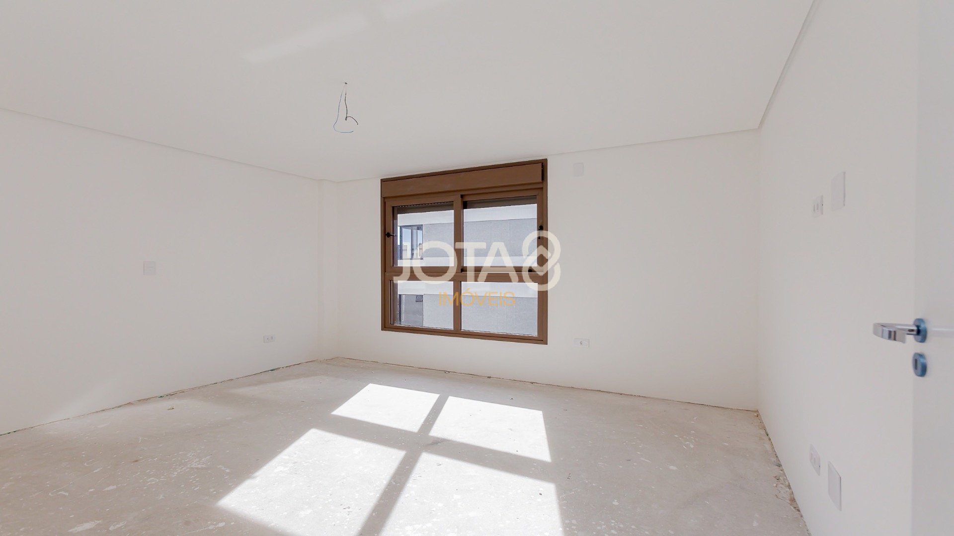 APARTAMENTO DUPLEX NO BATEL