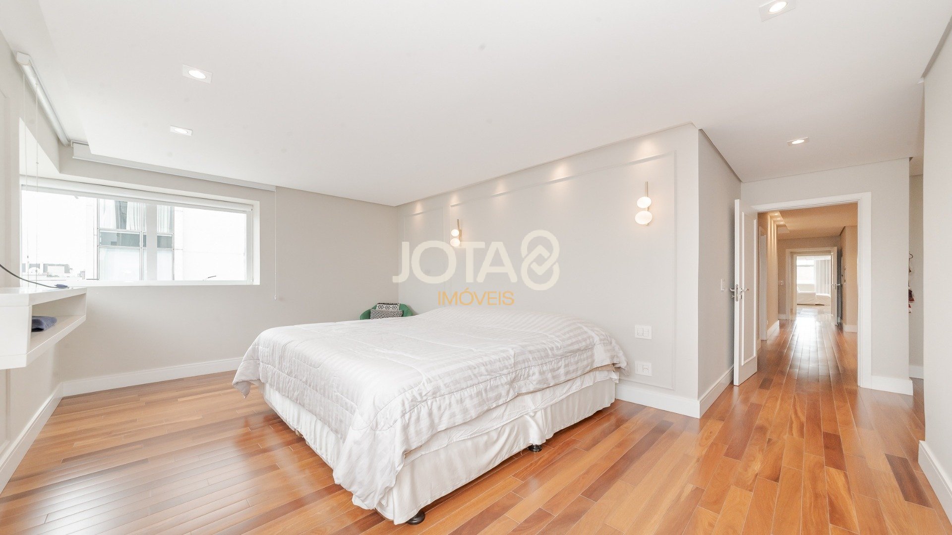 APARTAMENTO COM 3 SUÍTES NO BATEL