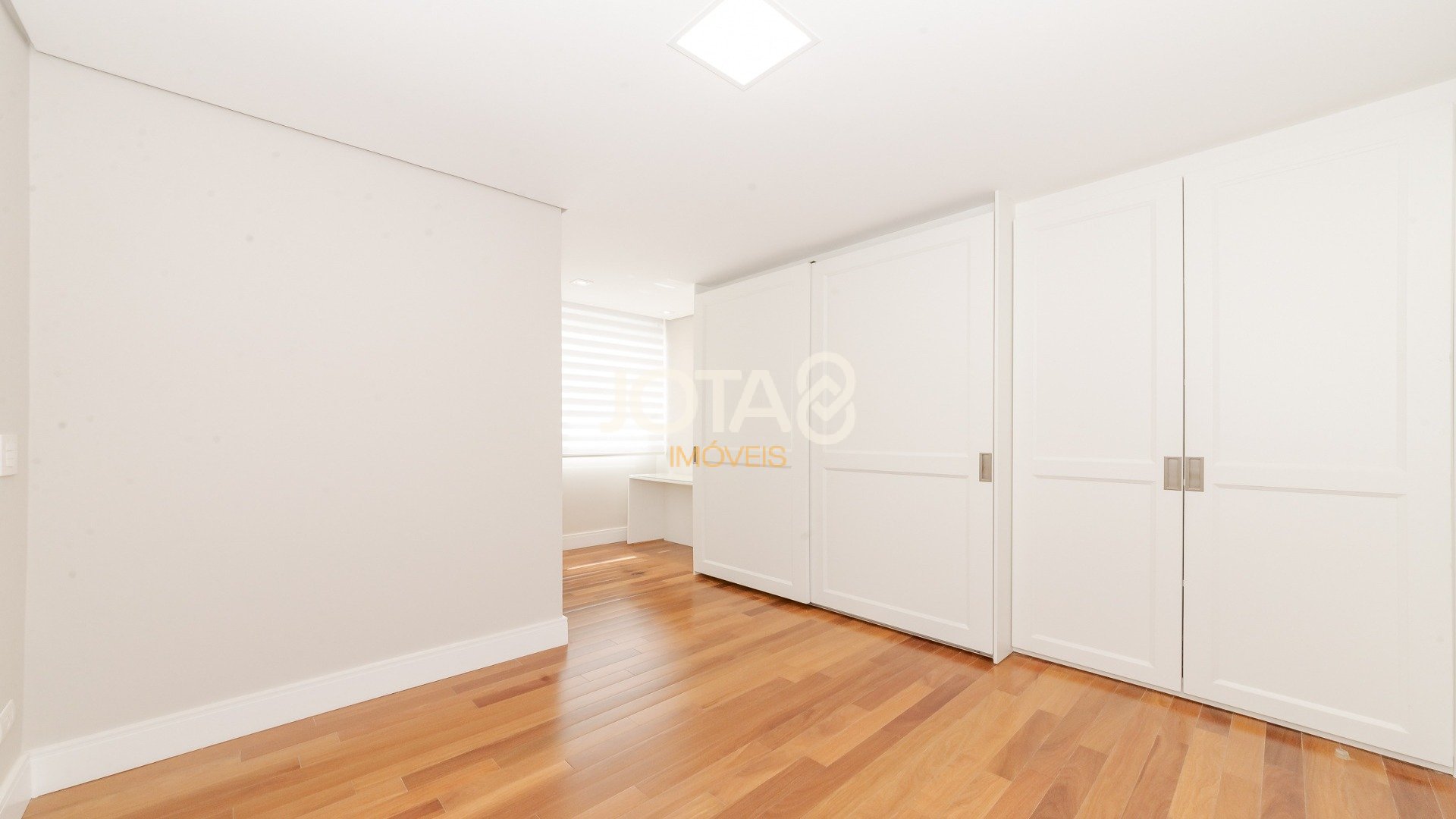 APARTAMENTO COM 3 SUÍTES NO BATEL