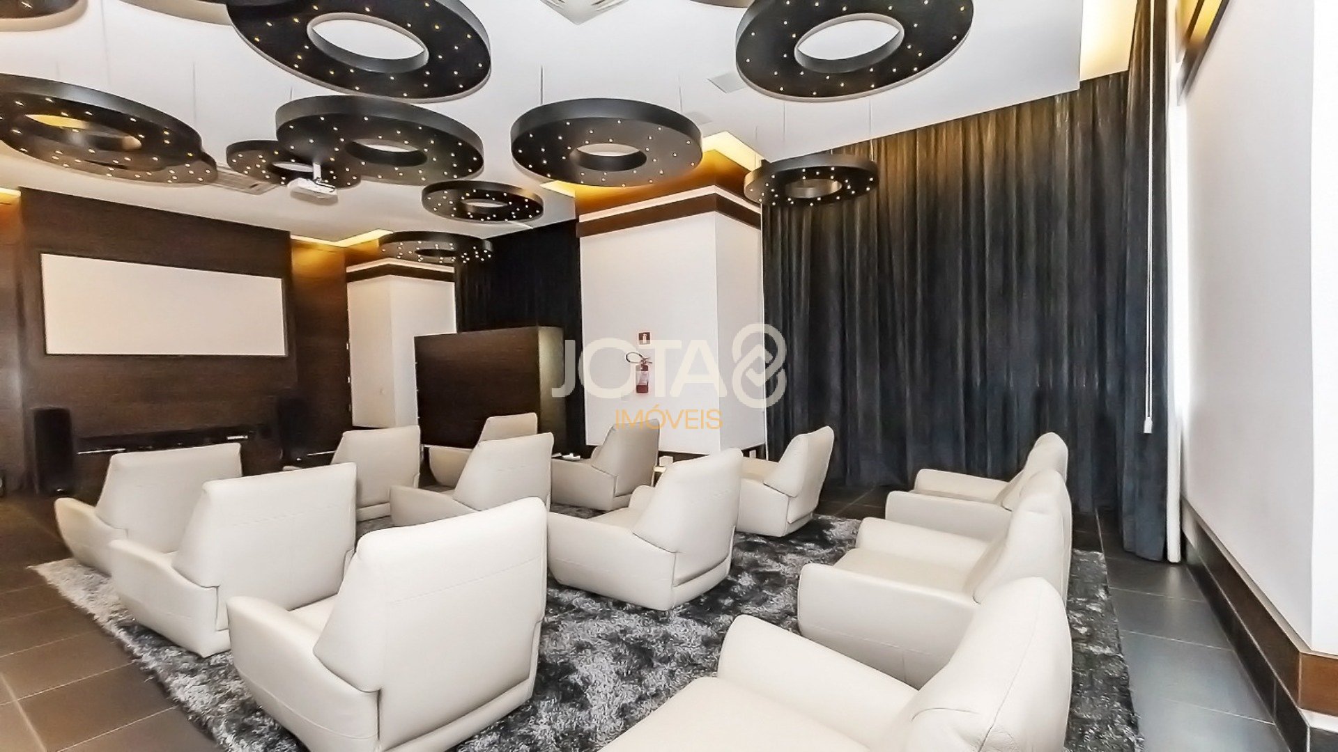 APARTAMENTO COM 3 SUÍTES NO BATEL