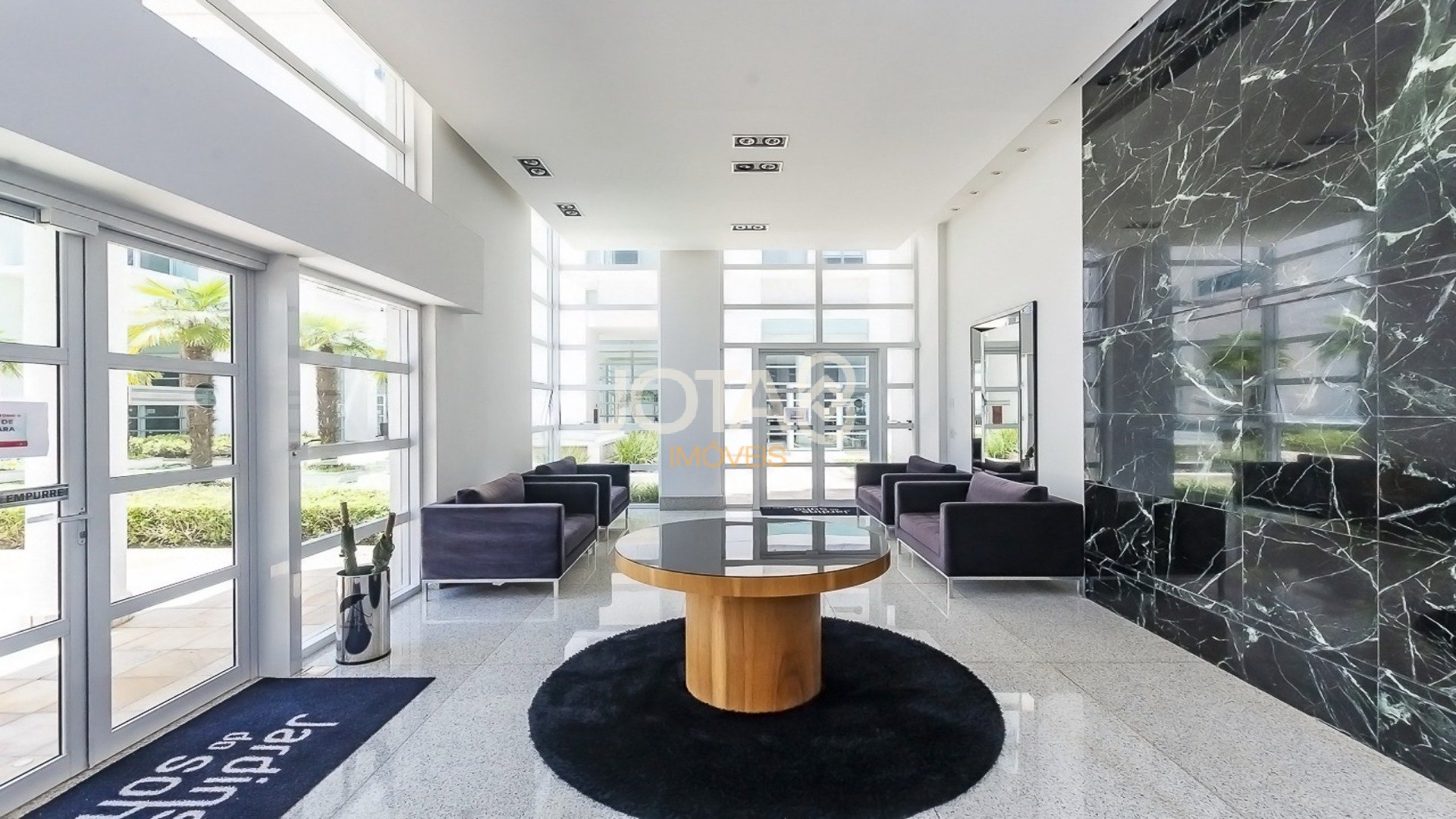APARTAMENTO COM 3 SUÍTES NO BATEL