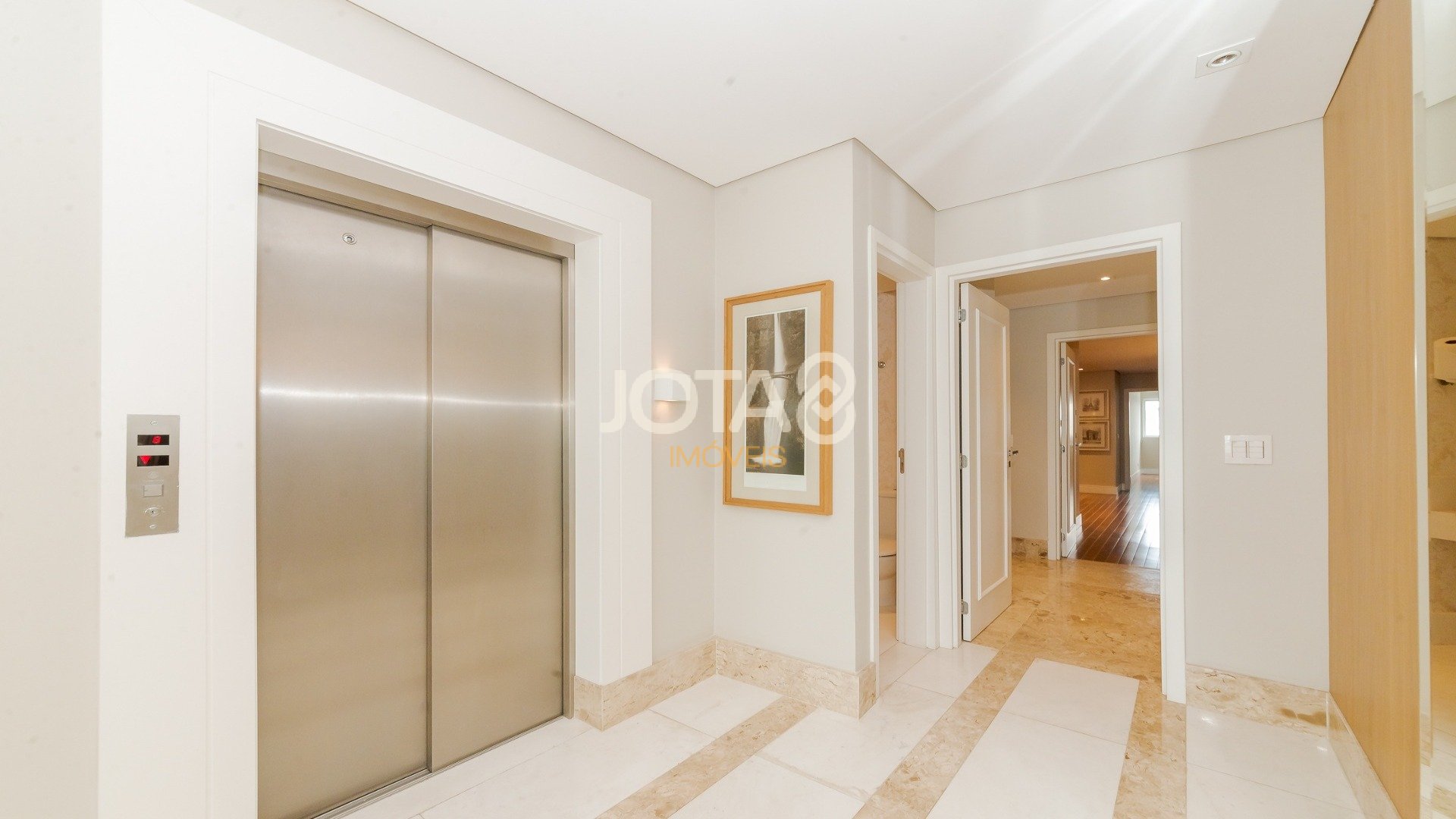 APARTAMENTO COM 3 SUÍTES NO BATEL