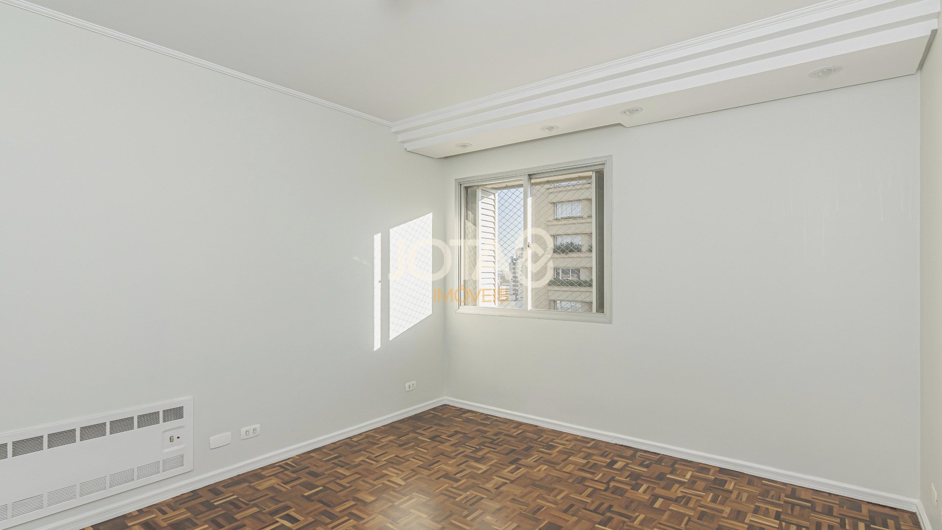 APARTAMENTO COM 4 QUARTOS NO BATEL