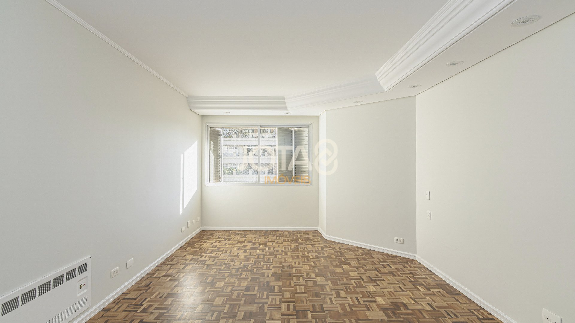 APARTAMENTO COM 4 QUARTOS NO BATEL