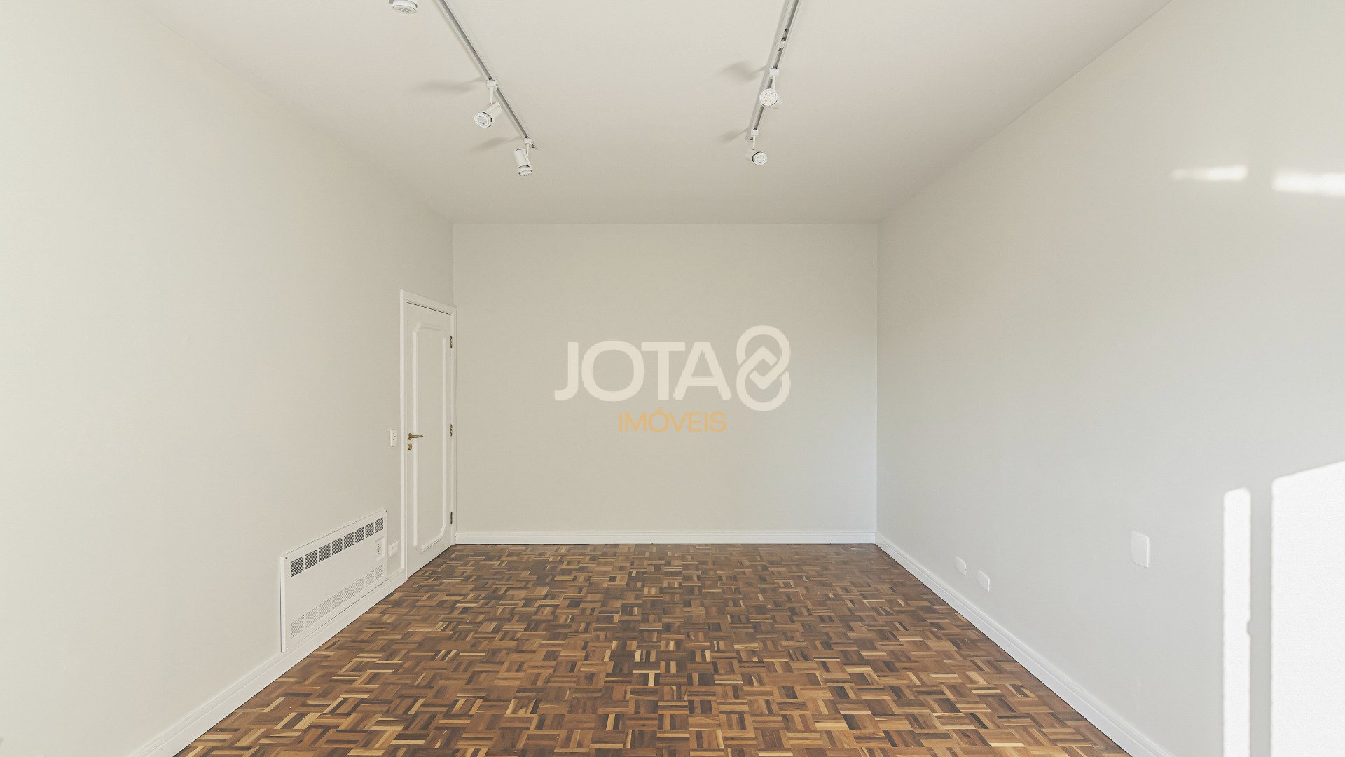 APARTAMENTO COM 4 QUARTOS NO BATEL