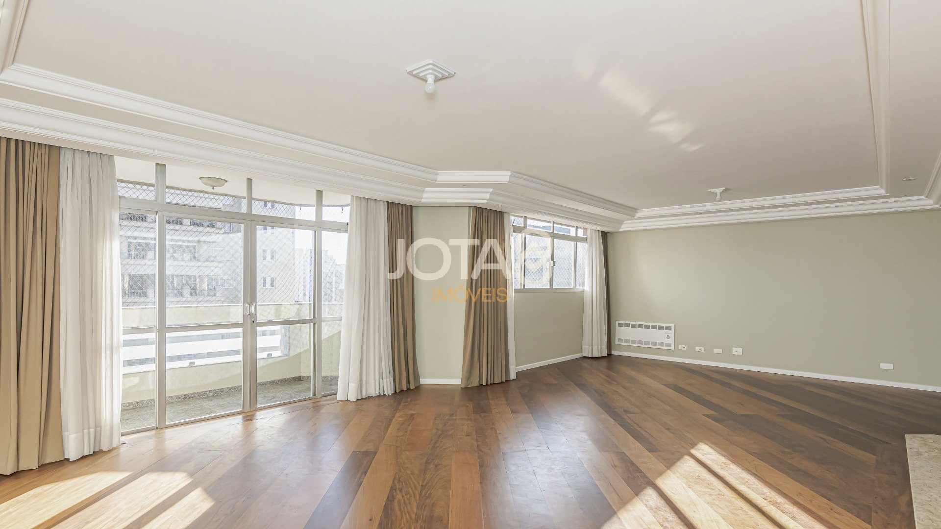Foto de destaque Apartamento com 4 quartos no batel