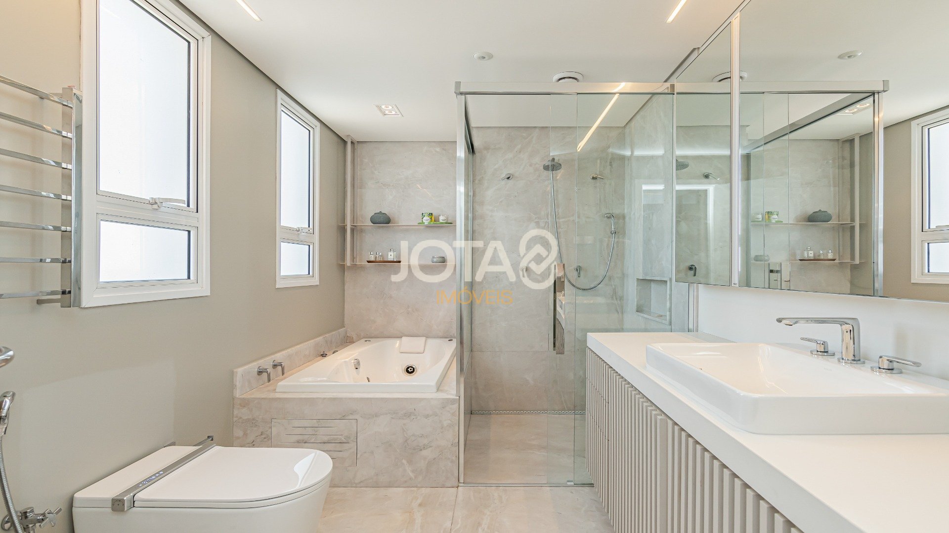 APARTAMENTO 3 SUÍTES NO ECOVILLE