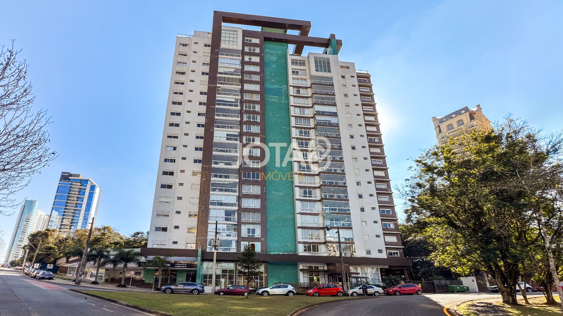 APARTAMENTO COM 3 SUÍTES E 3 VAGAS NO ECOVILLE