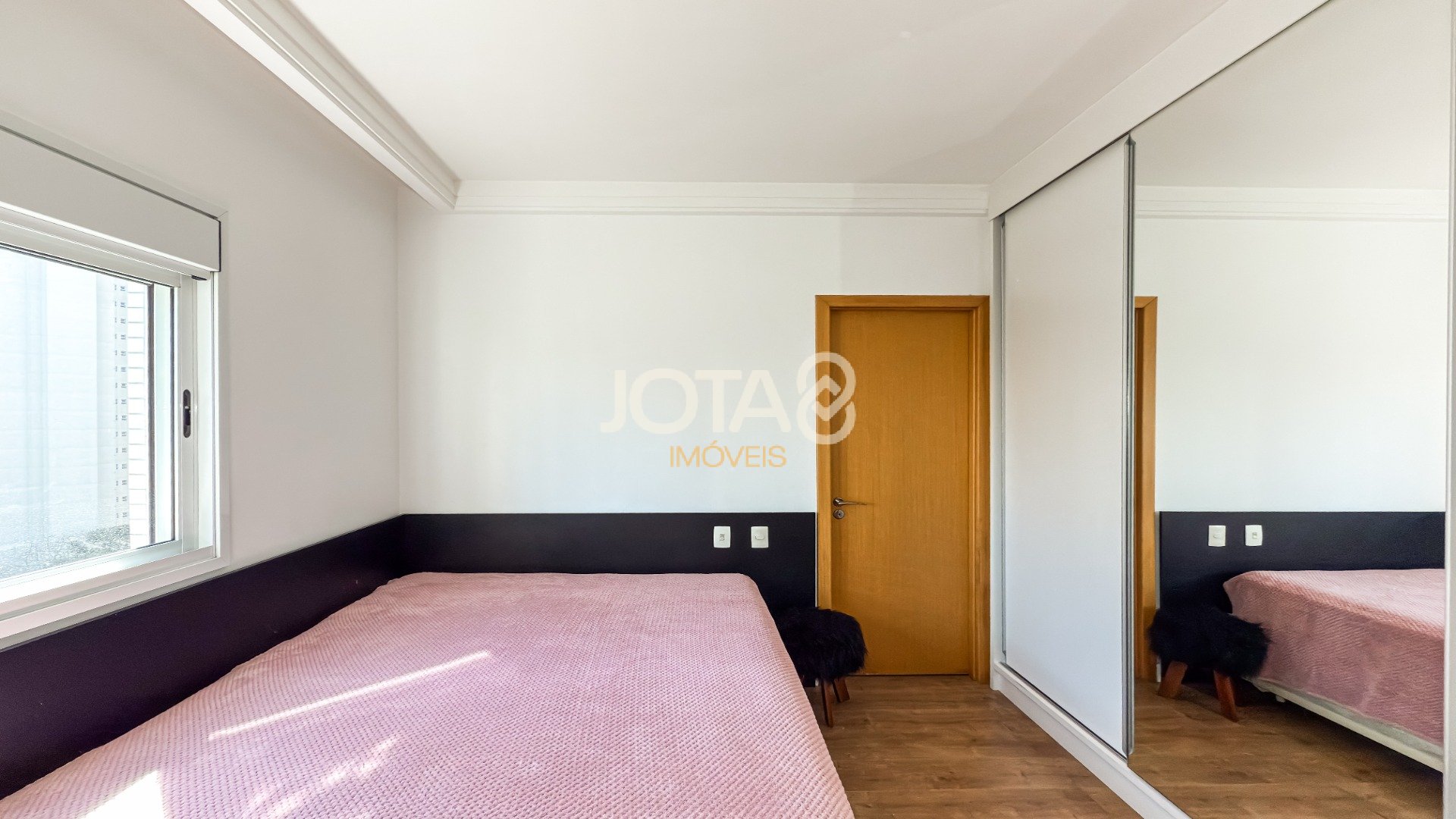 APARTAMENTO COM 3 SUÍTES E 3 VAGAS NO ECOVILLE