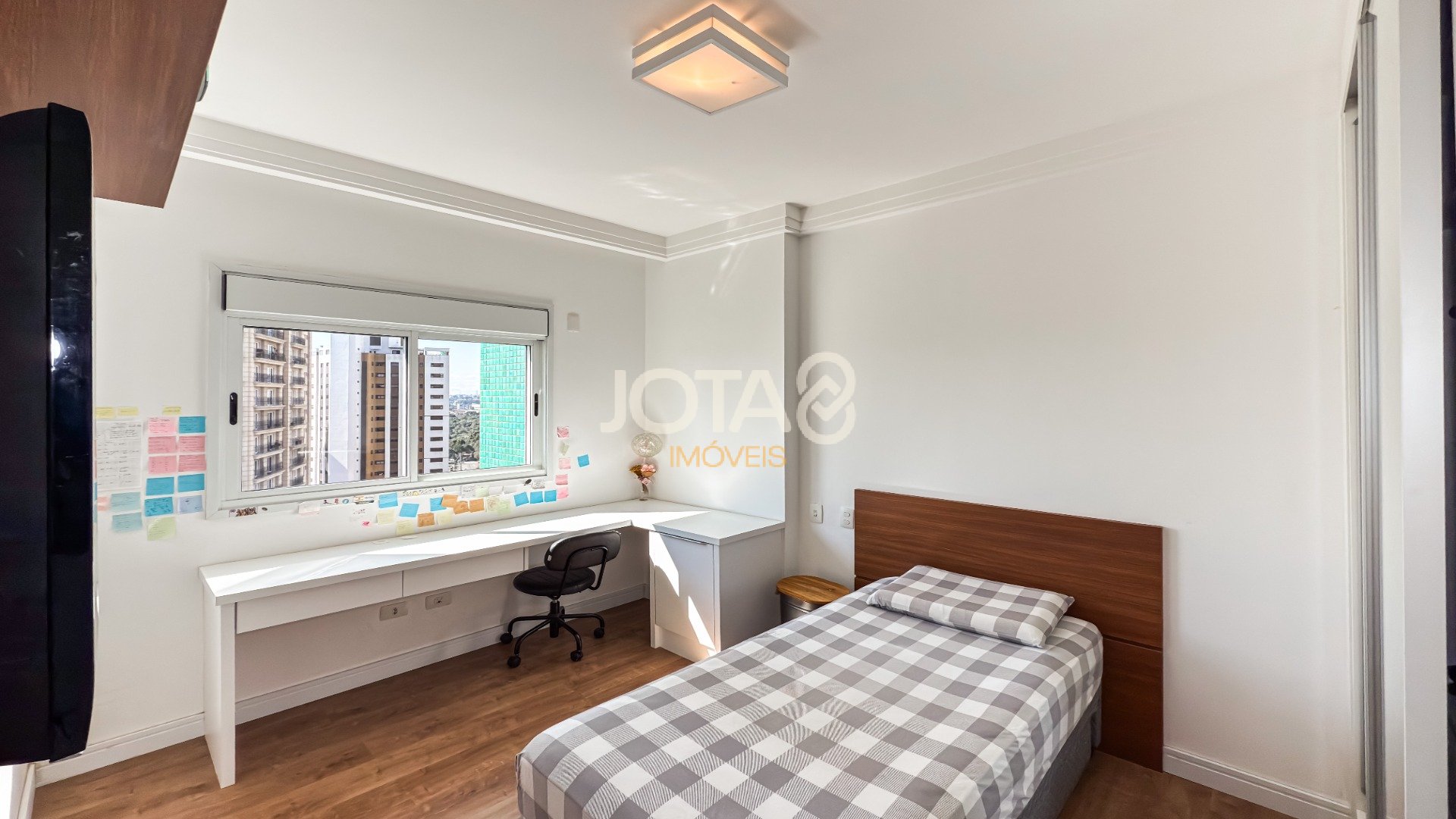 APARTAMENTO COM 3 SUÍTES E 3 VAGAS NO ECOVILLE