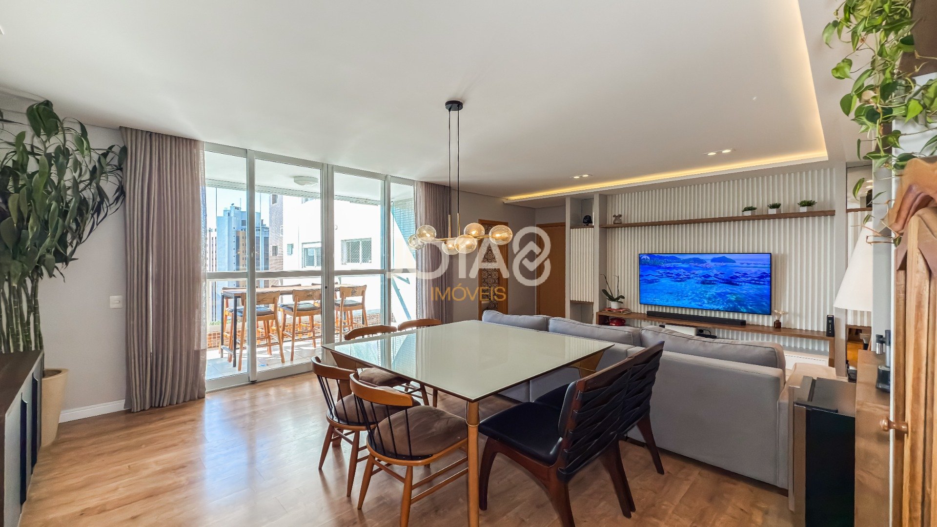 APARTAMENTO COM 3 SUÍTES E 3 VAGAS NO ECOVILLE